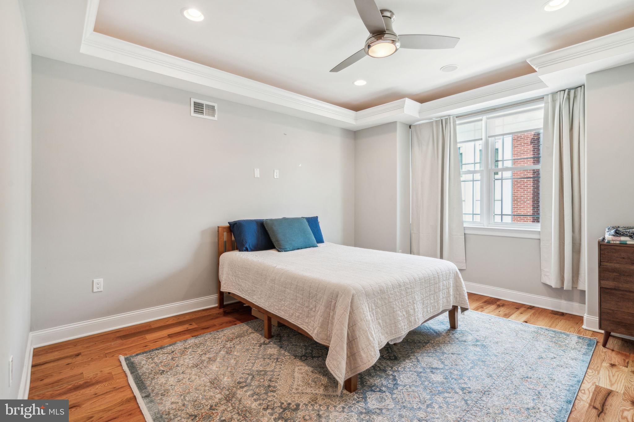 1444 N Myrtlewood St