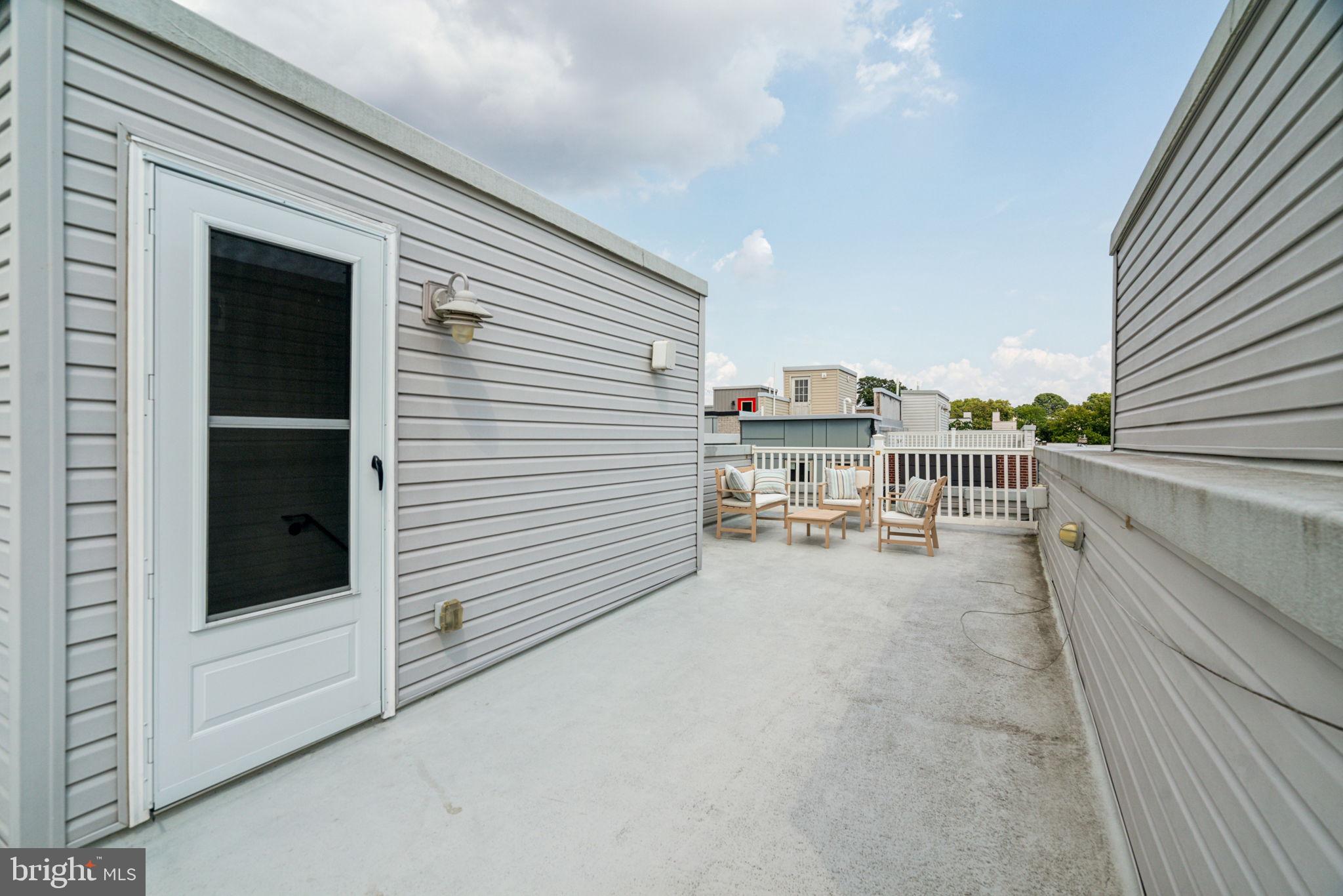 1444 N Myrtlewood St