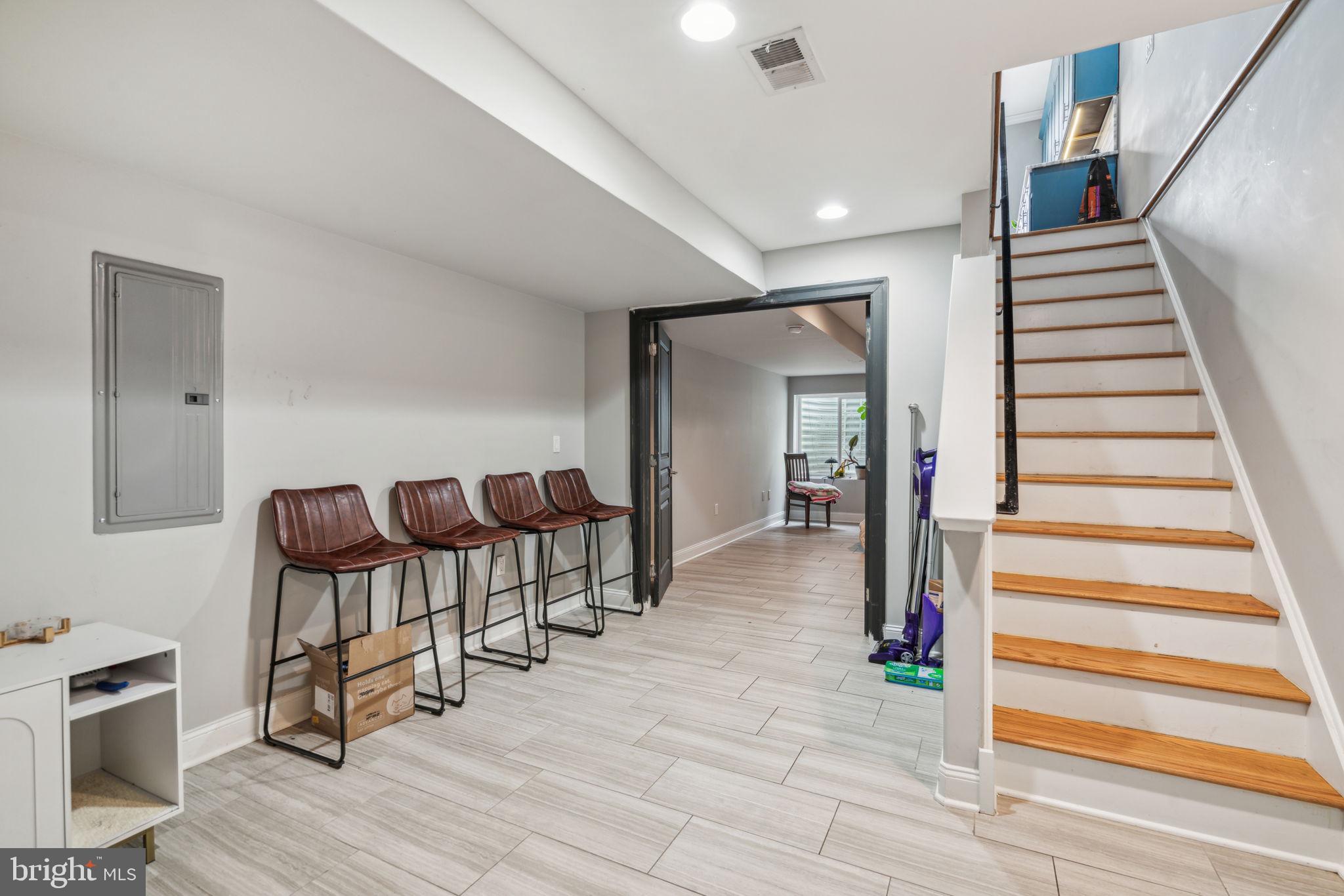 1444 N Myrtlewood St