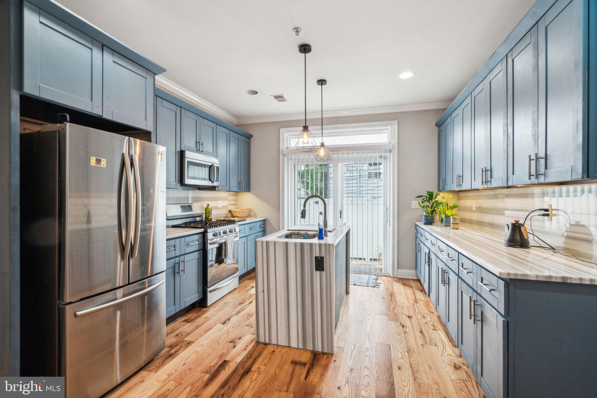 1444 N Myrtlewood St