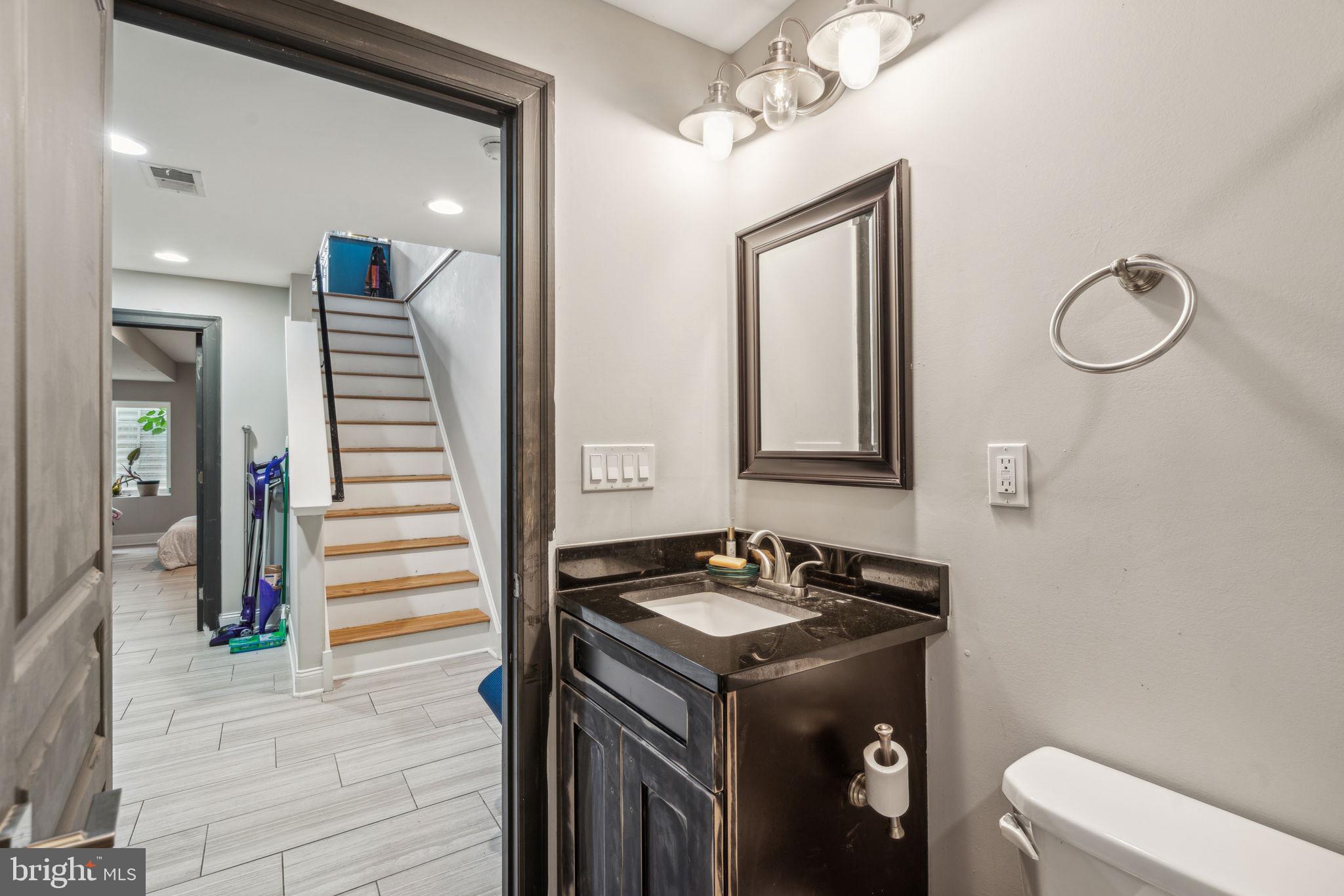 1444 N Myrtlewood St