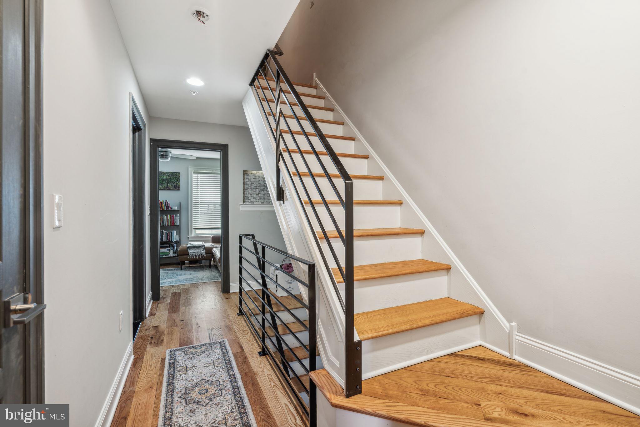 1444 N Myrtlewood St