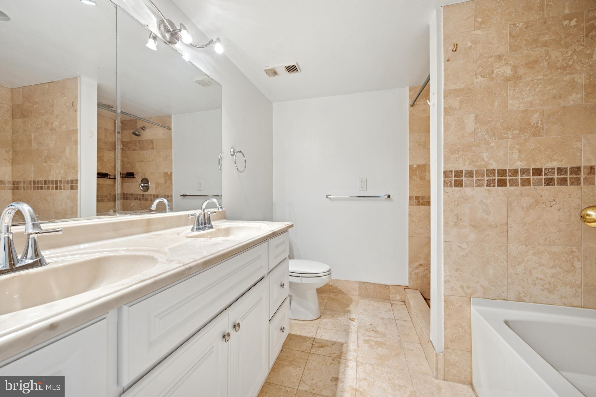 200-10 Lombard St #Gu12