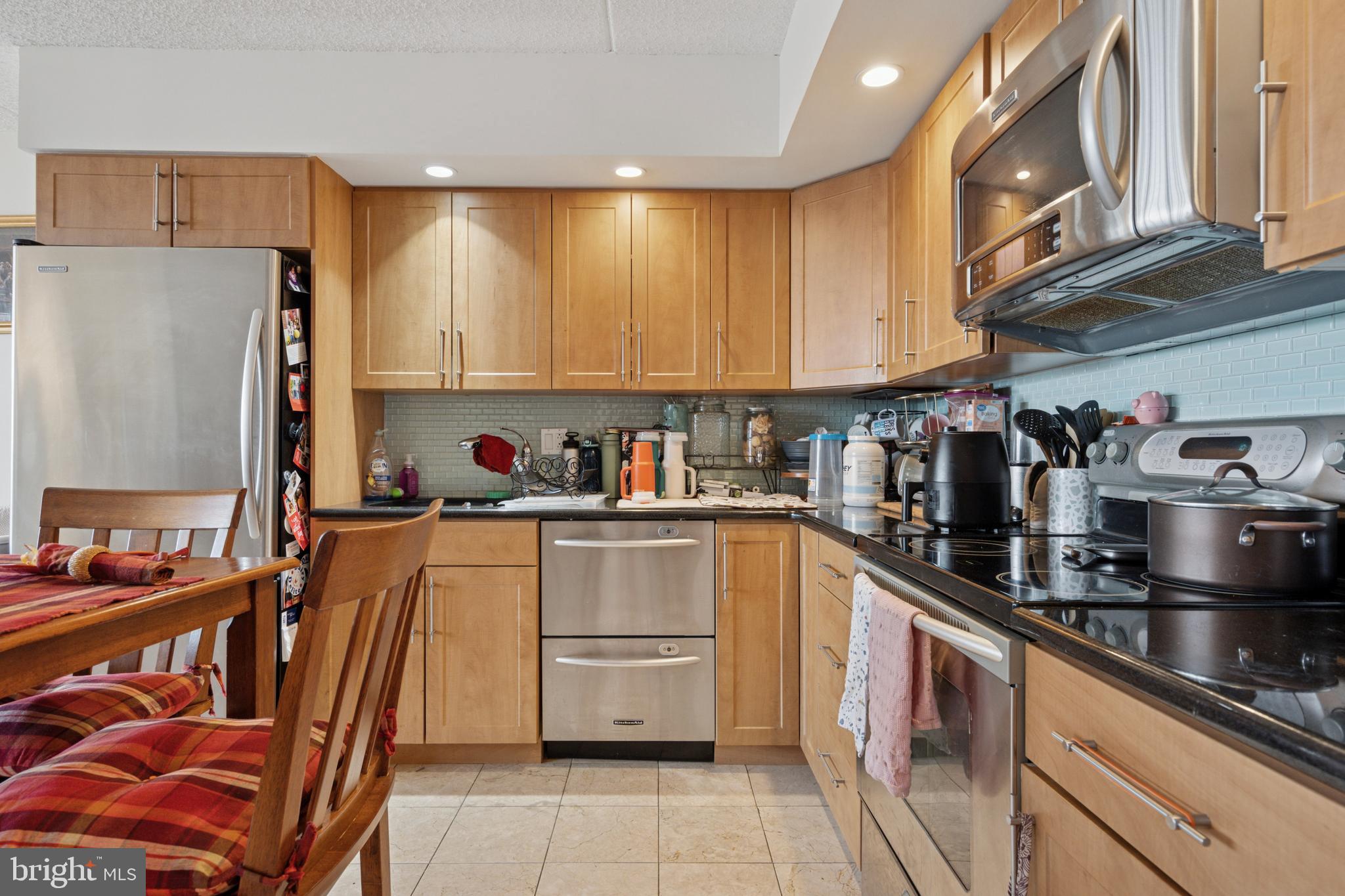 200-10 Lombard St #728