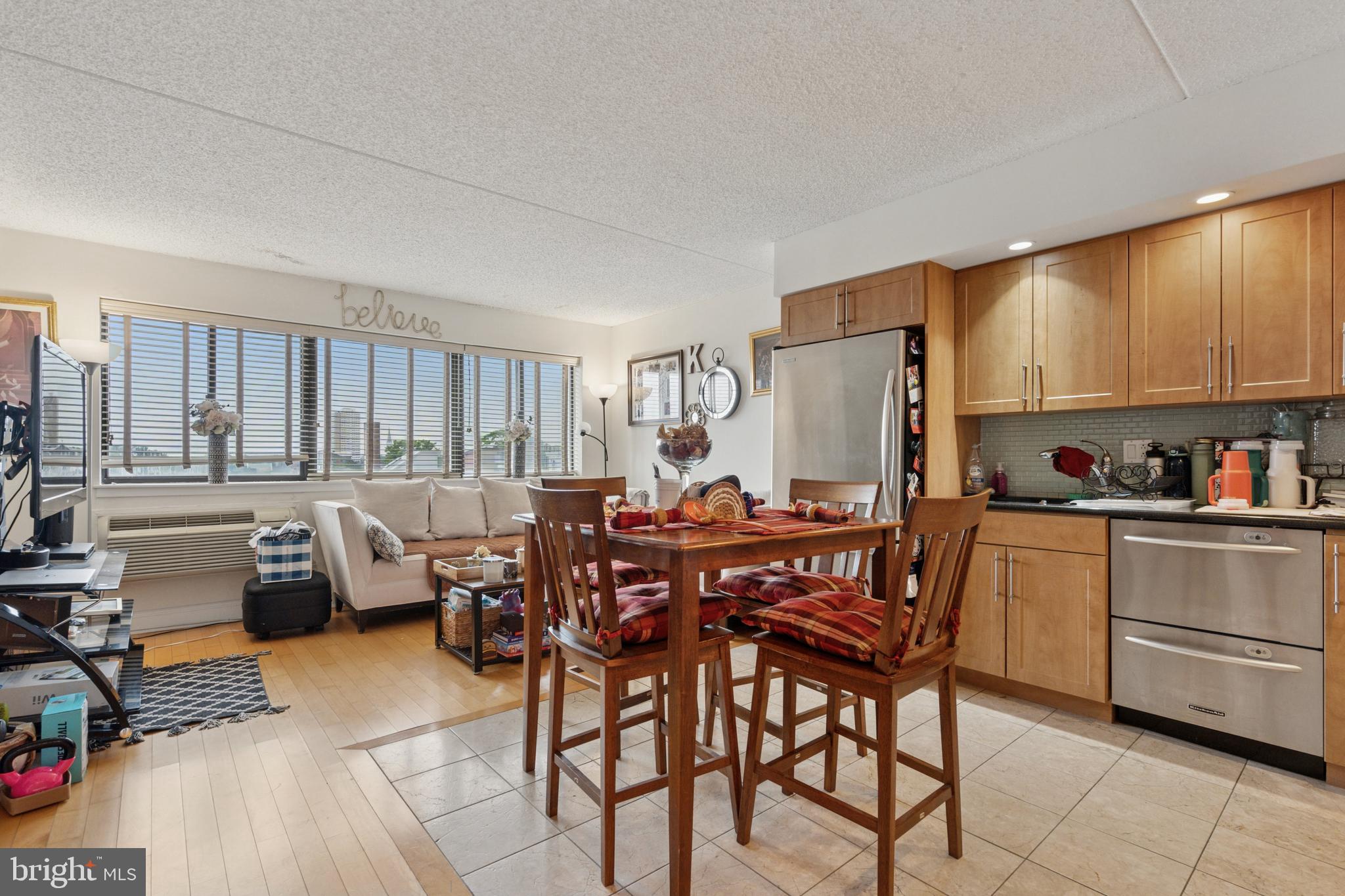 200-10 Lombard St #728