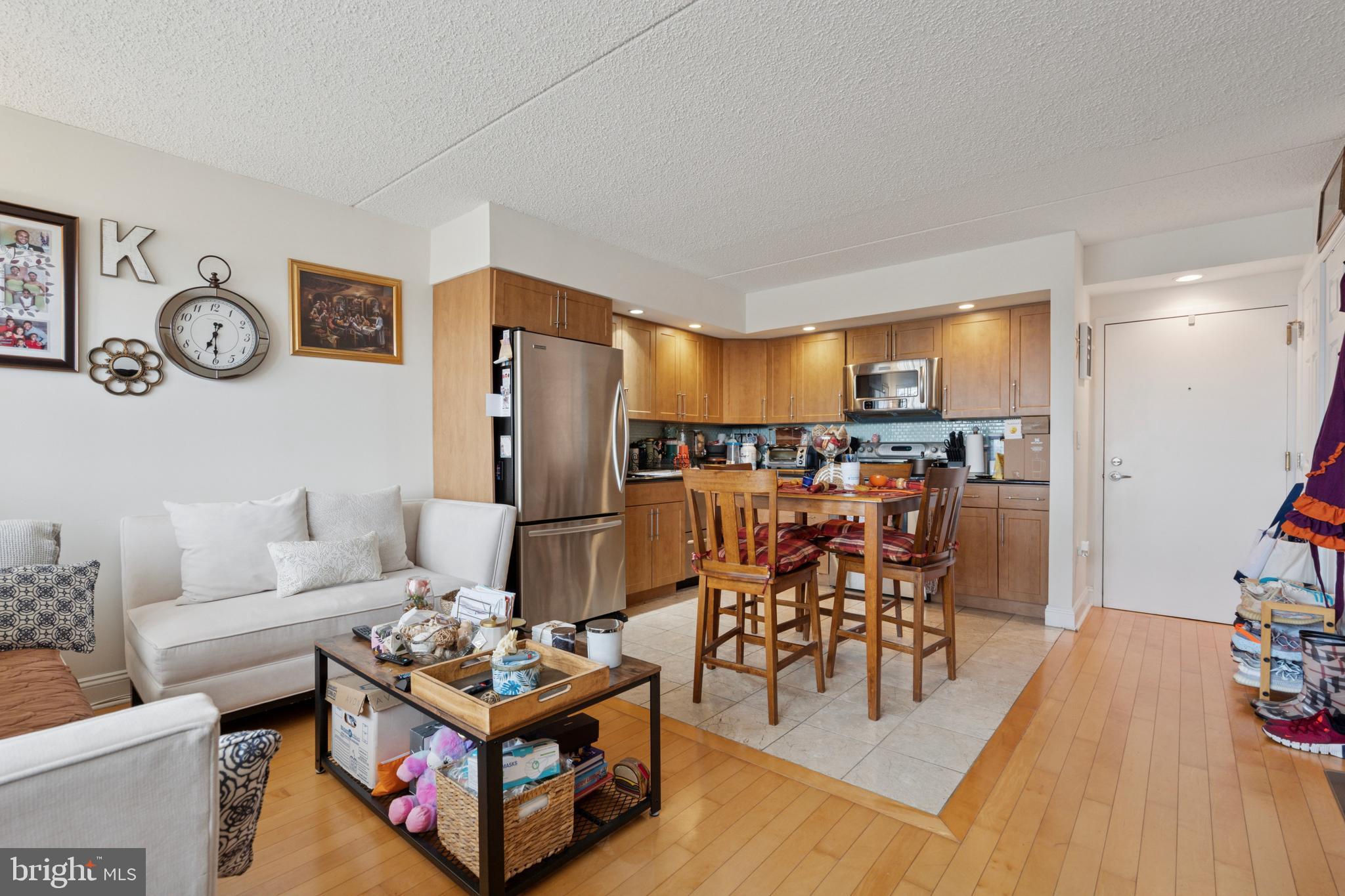 200-10 Lombard St #728