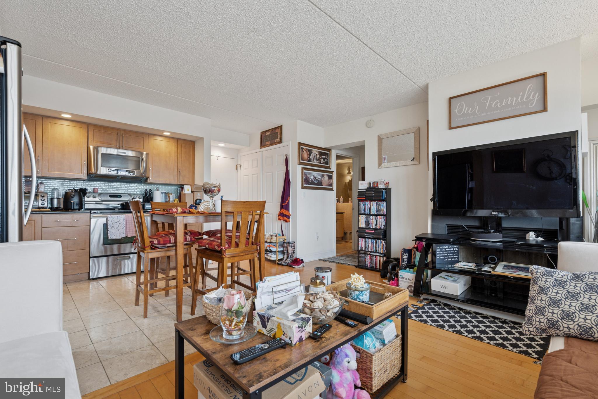 200-10 Lombard St #728