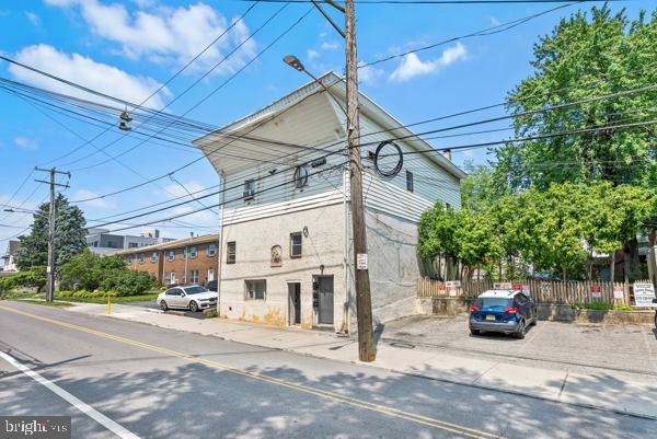 422 Fountain St