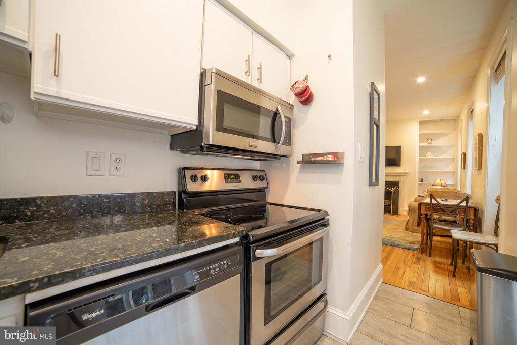 2302 SPRUCE ST #2