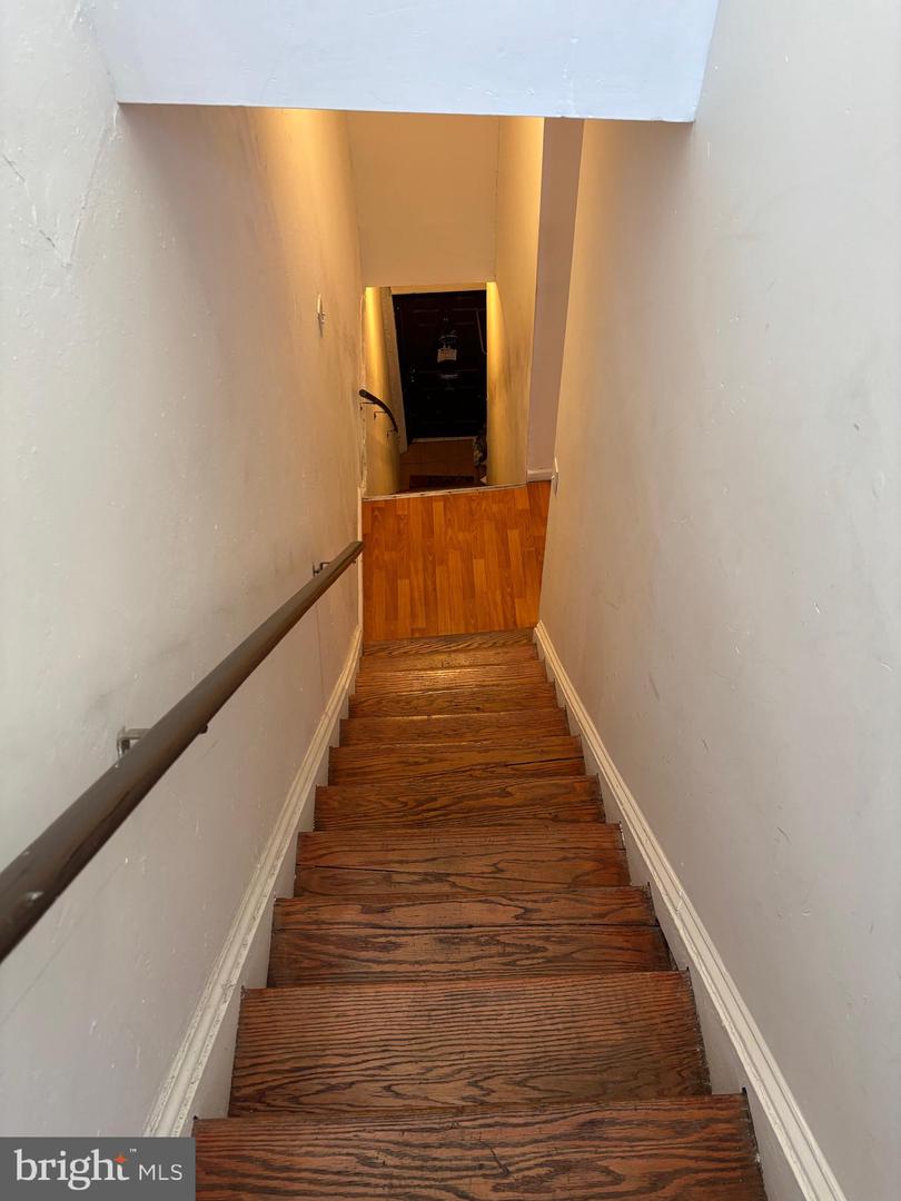 337 W GIRARD AVE