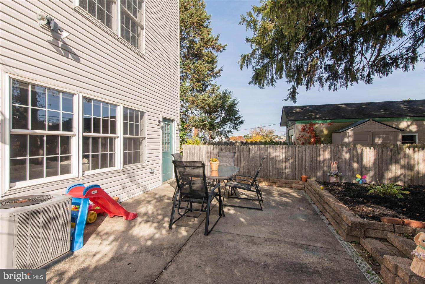 535 GERHARD ST #1