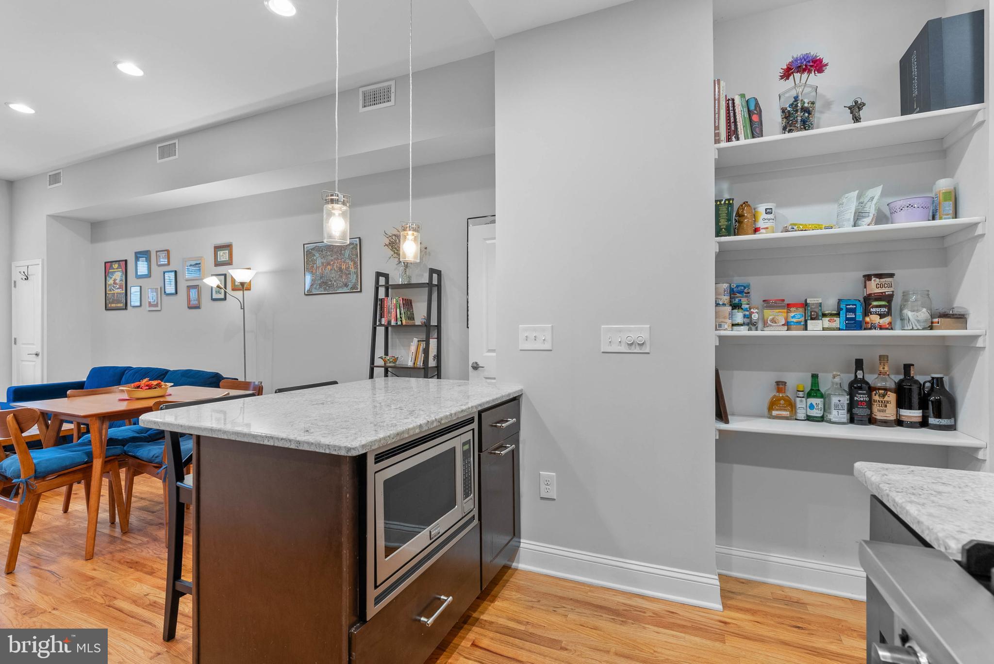 1138 Emily St