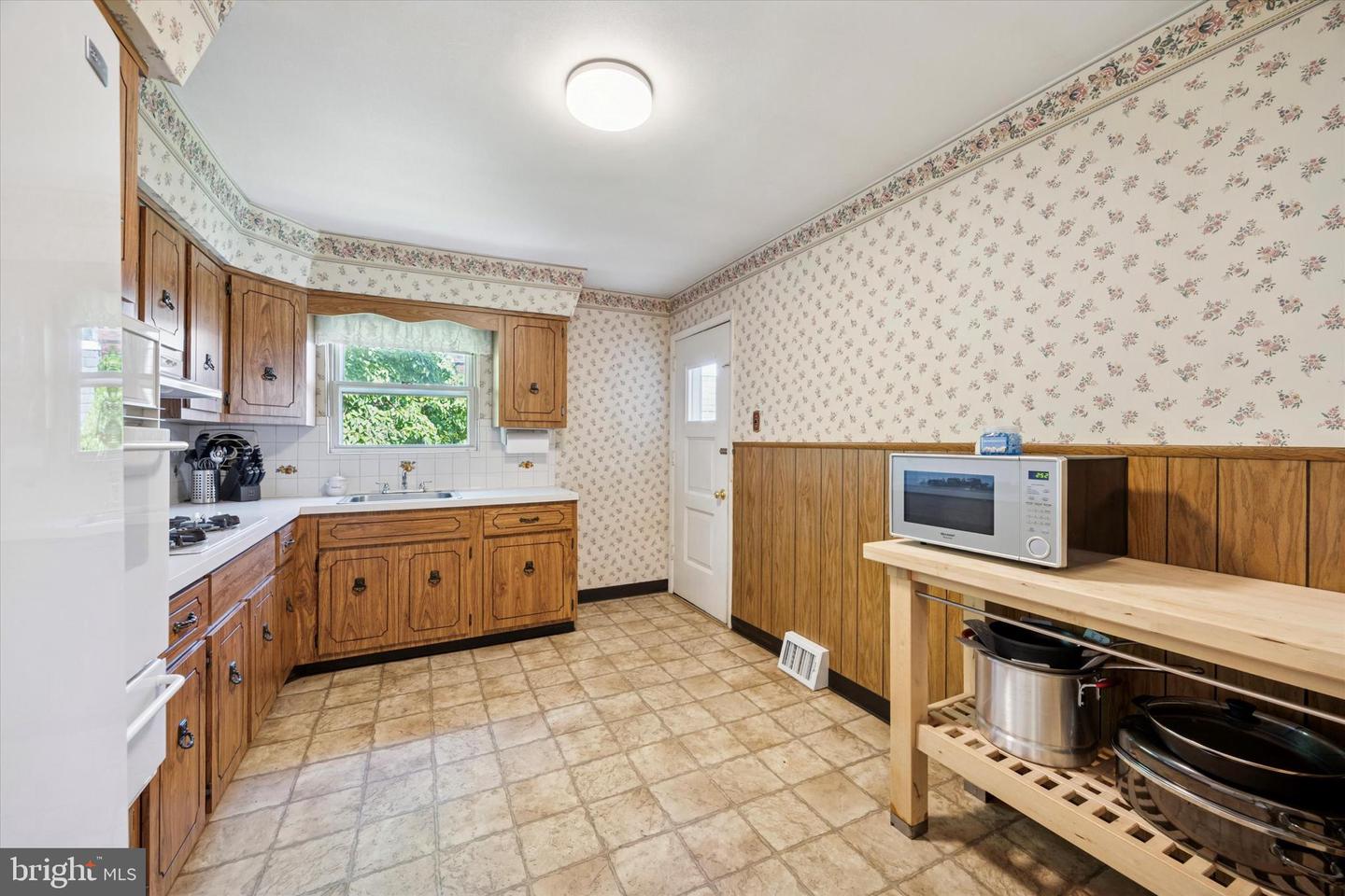 7937 Anita Dr