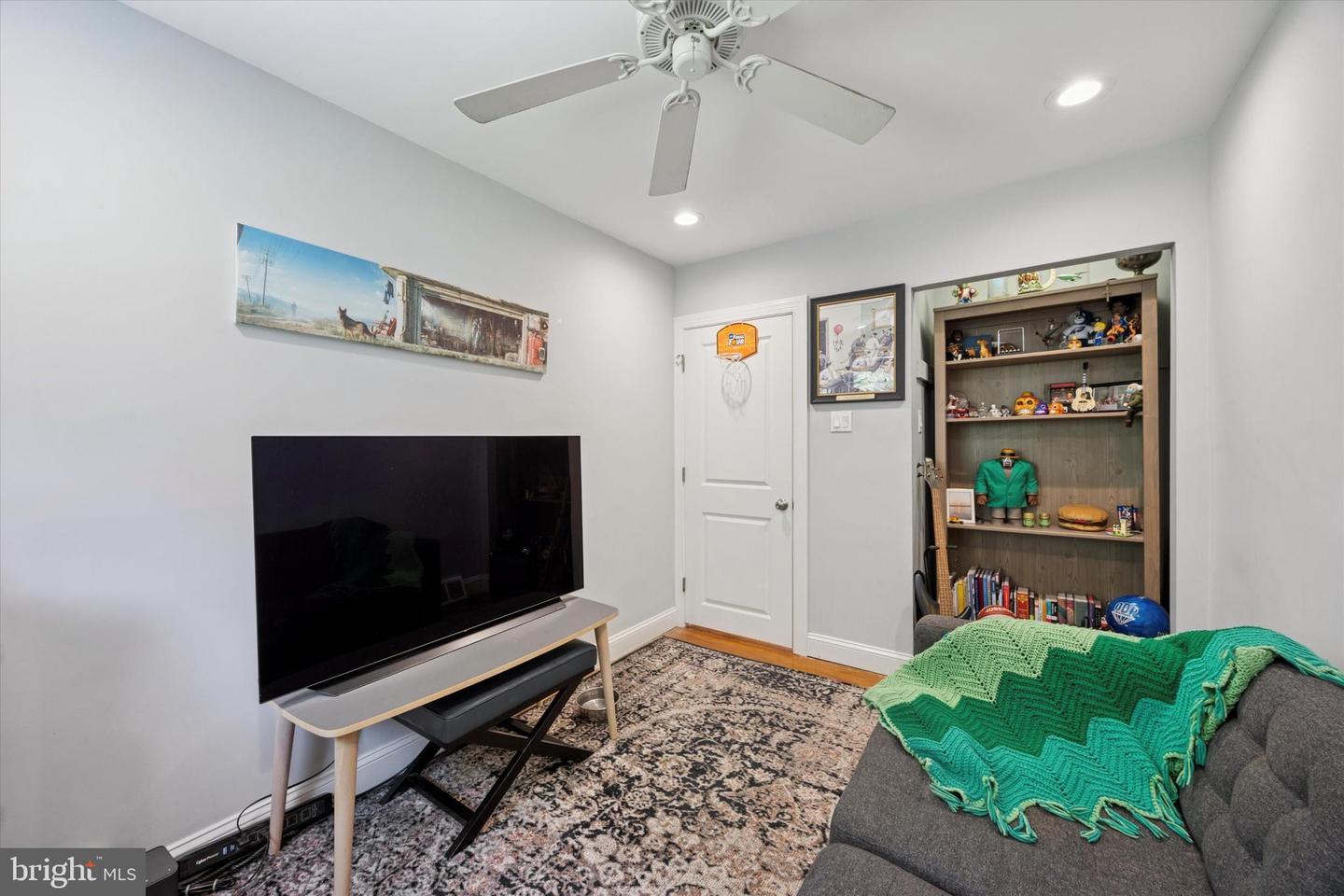 7937 Anita Dr