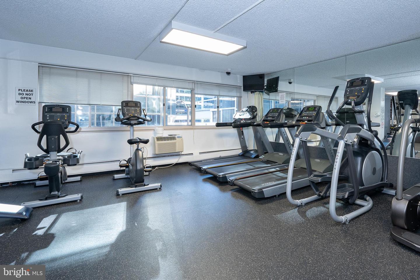 1900 John F Kennedy Blvd #820