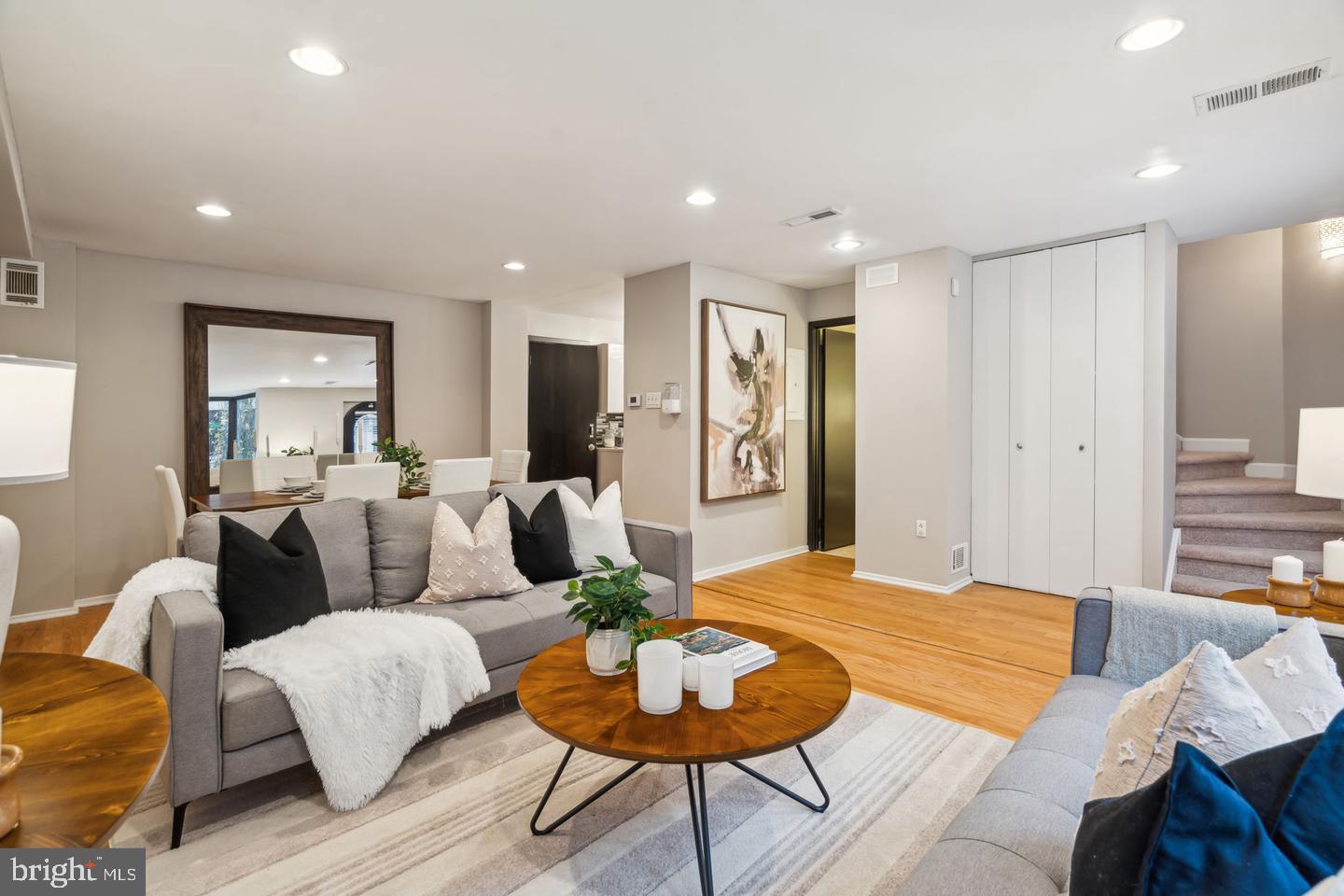 2024 WALNUT ST #2024