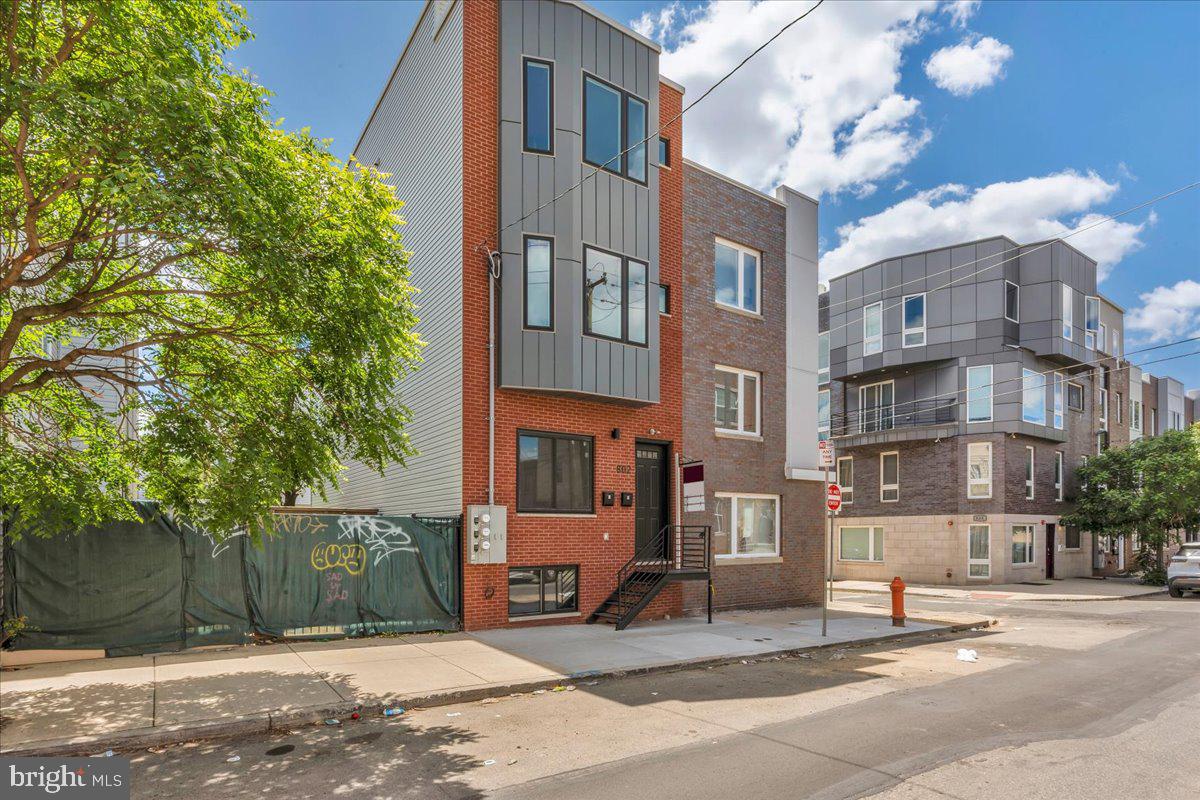 802 W Norris St