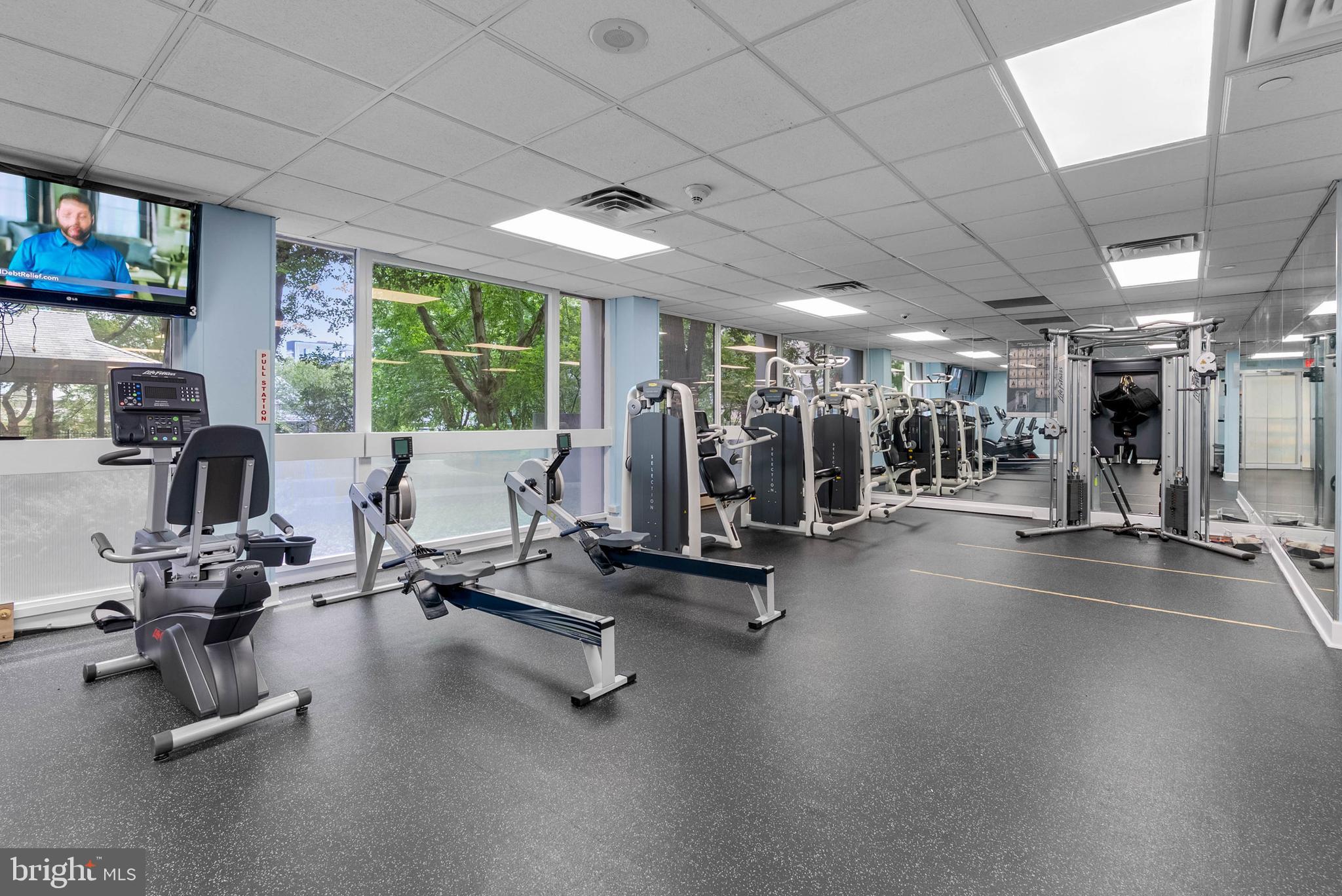 2001 Hamilton St #507