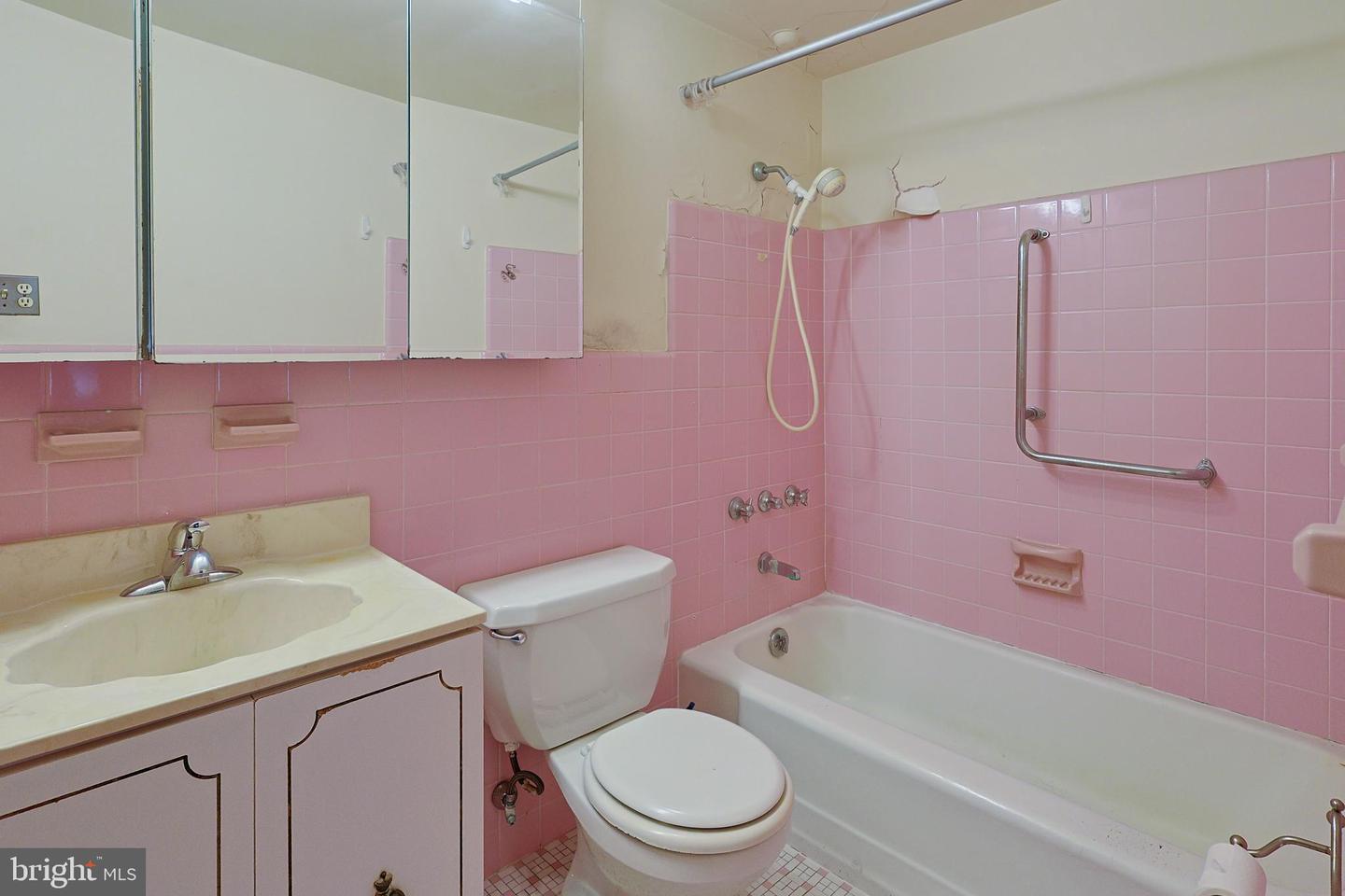 1900 John F Kennedy Blvd #719