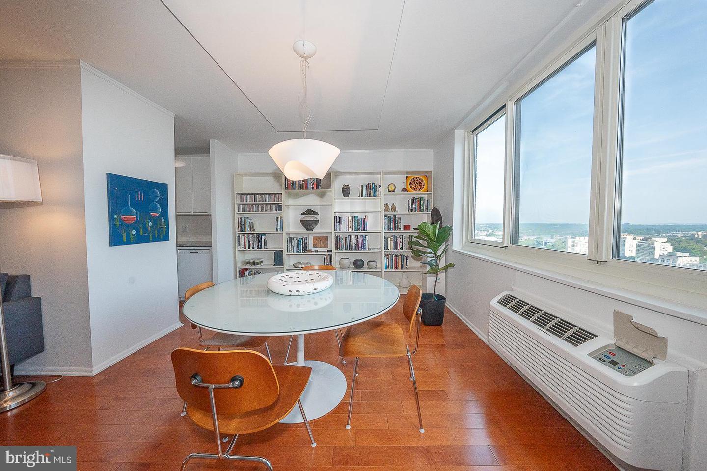 1901 John F Kennedy Blvd #2901