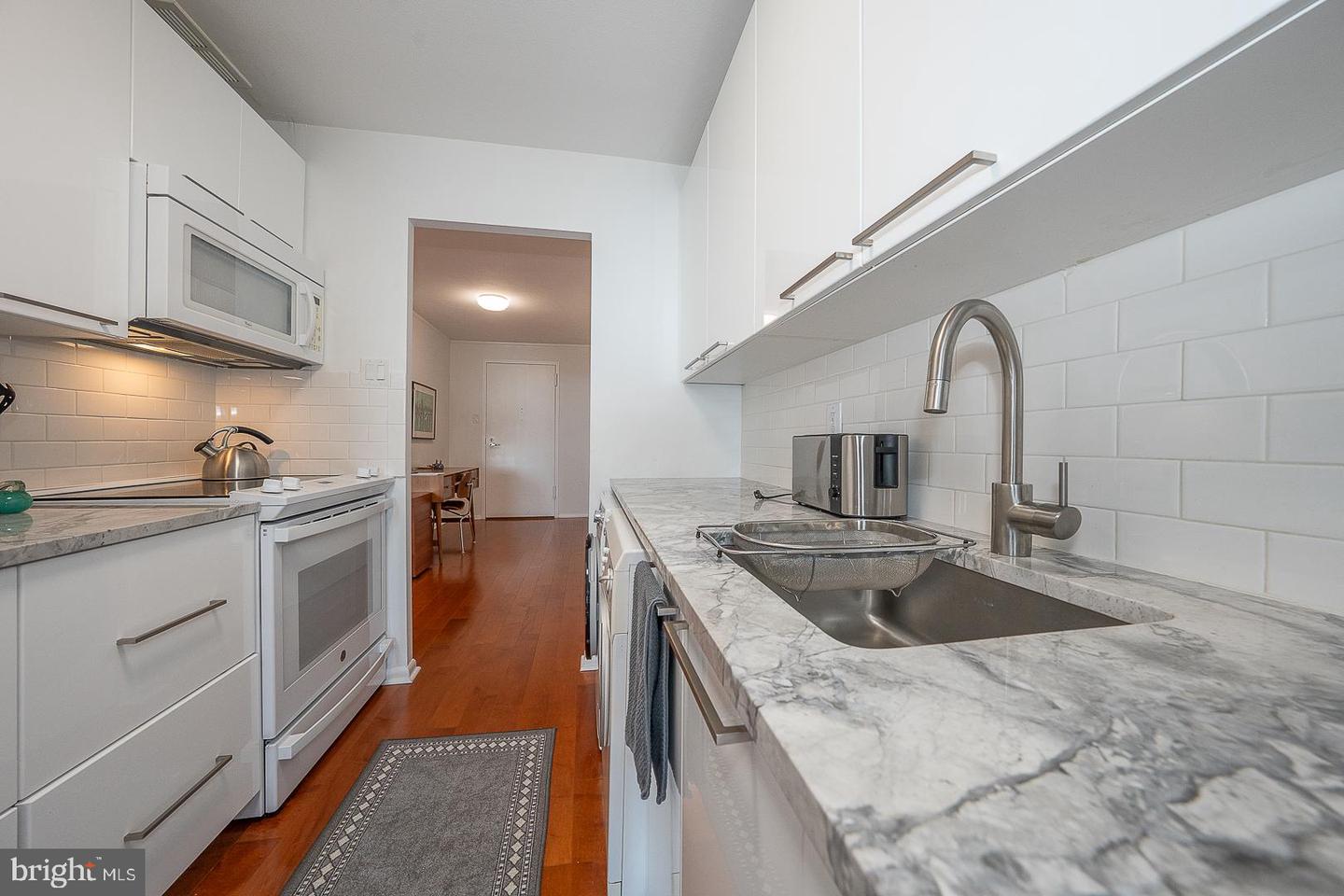1901 John F Kennedy Blvd #2901
