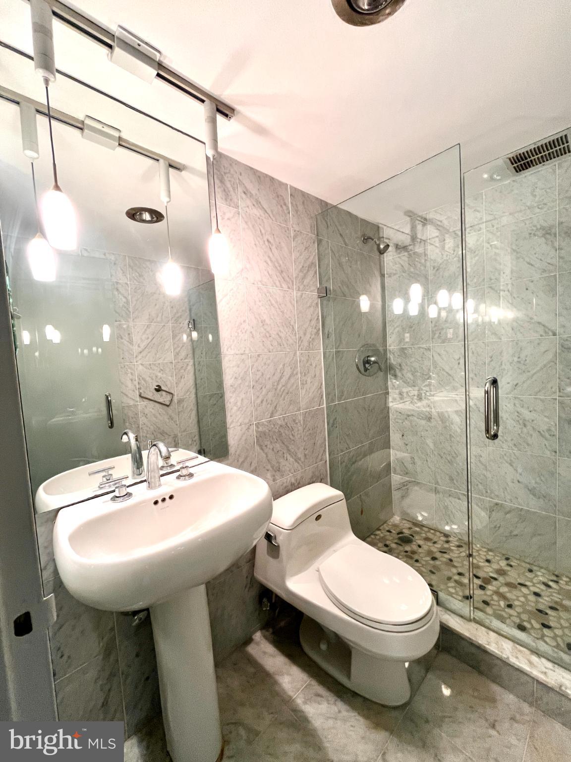 226 W RITTENHOUSE SQUARE 1718