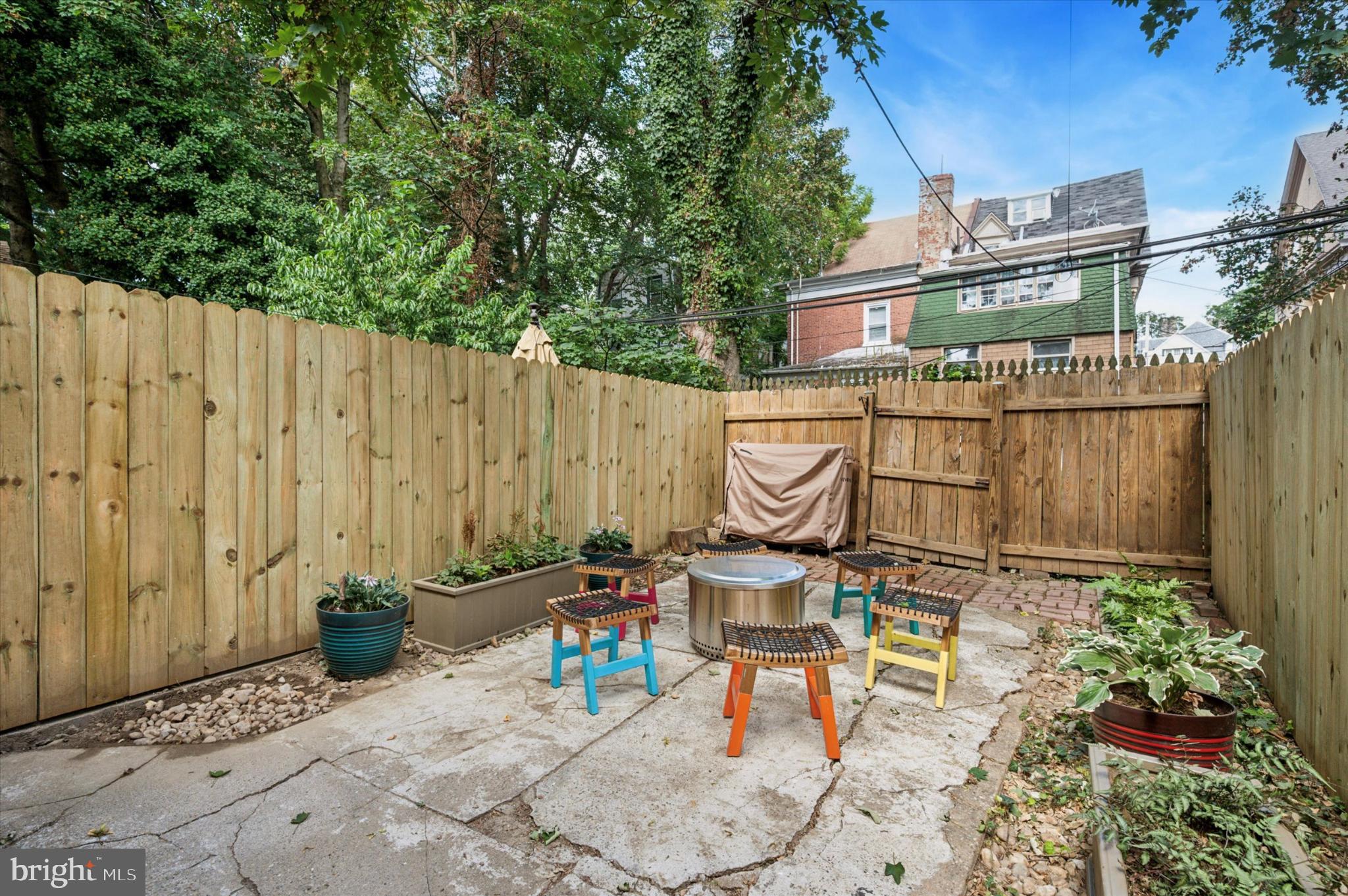 247 W Haines St