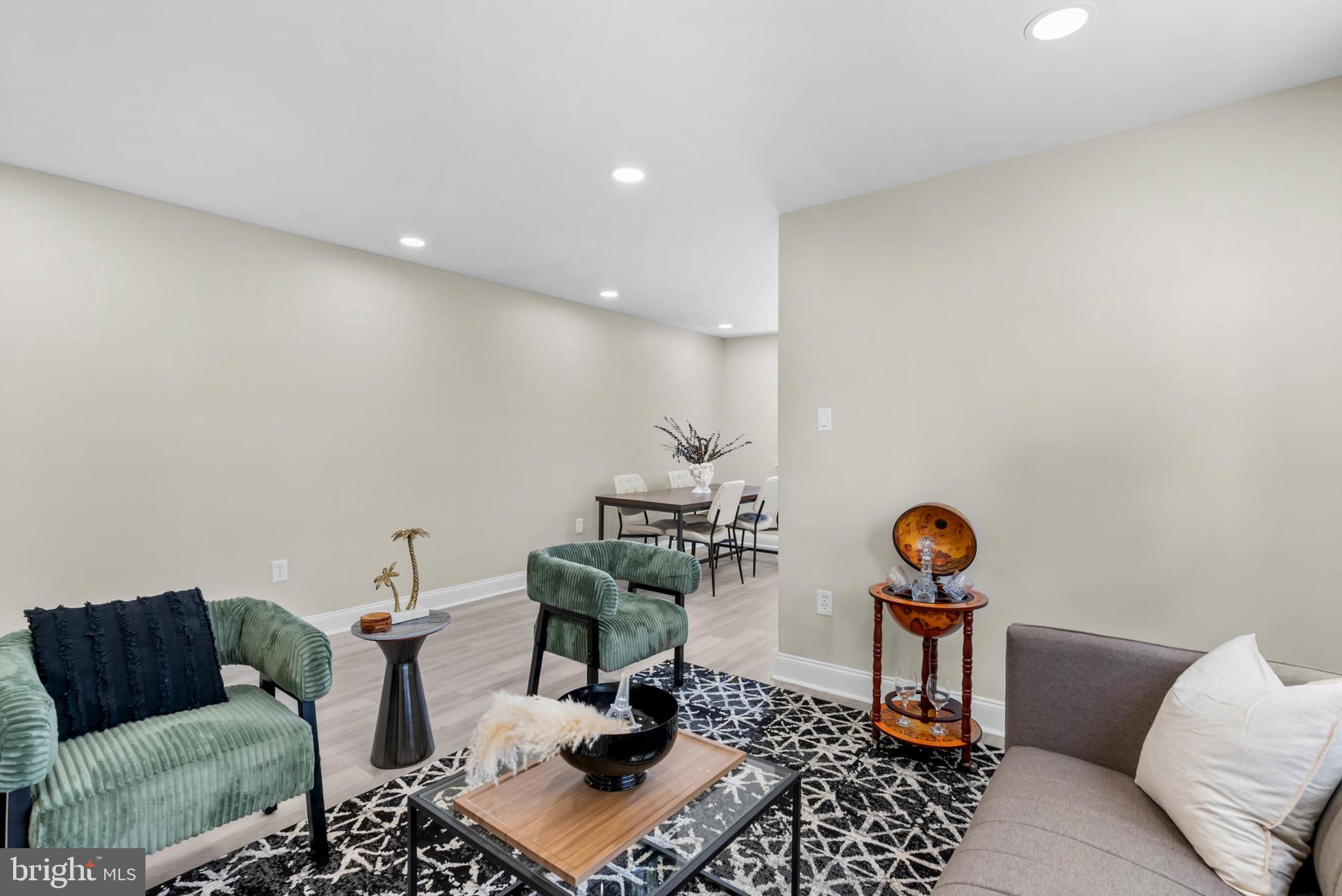 246 E Springfield Ave