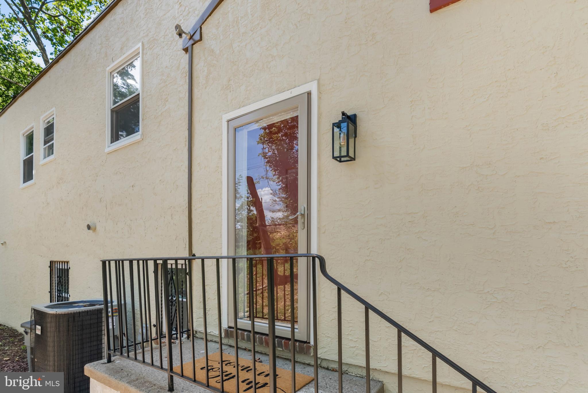 246 E Springfield Ave