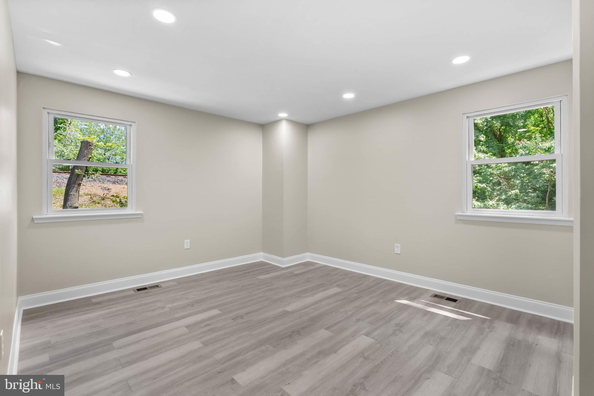 246 E Springfield Ave