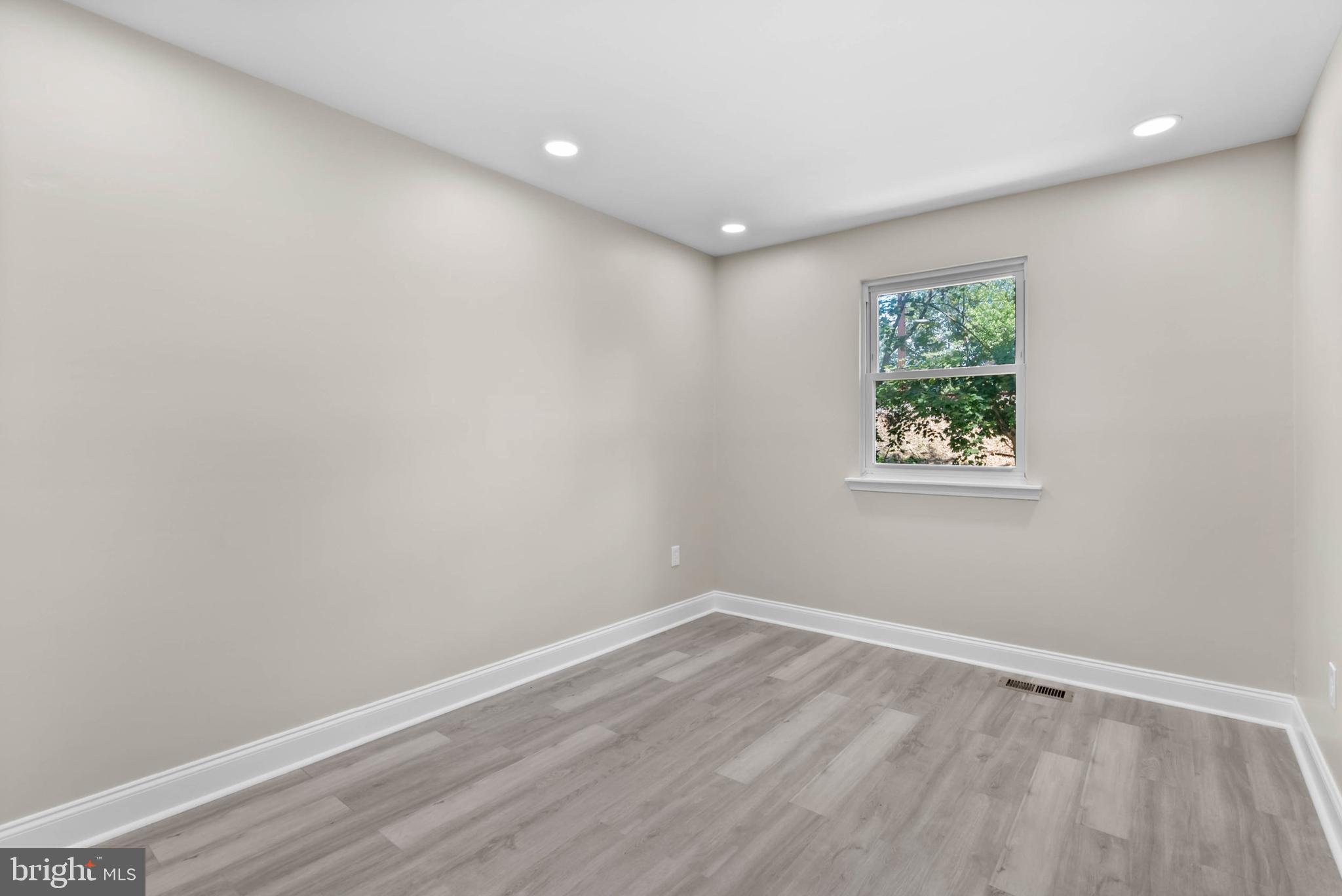 246 E Springfield Ave