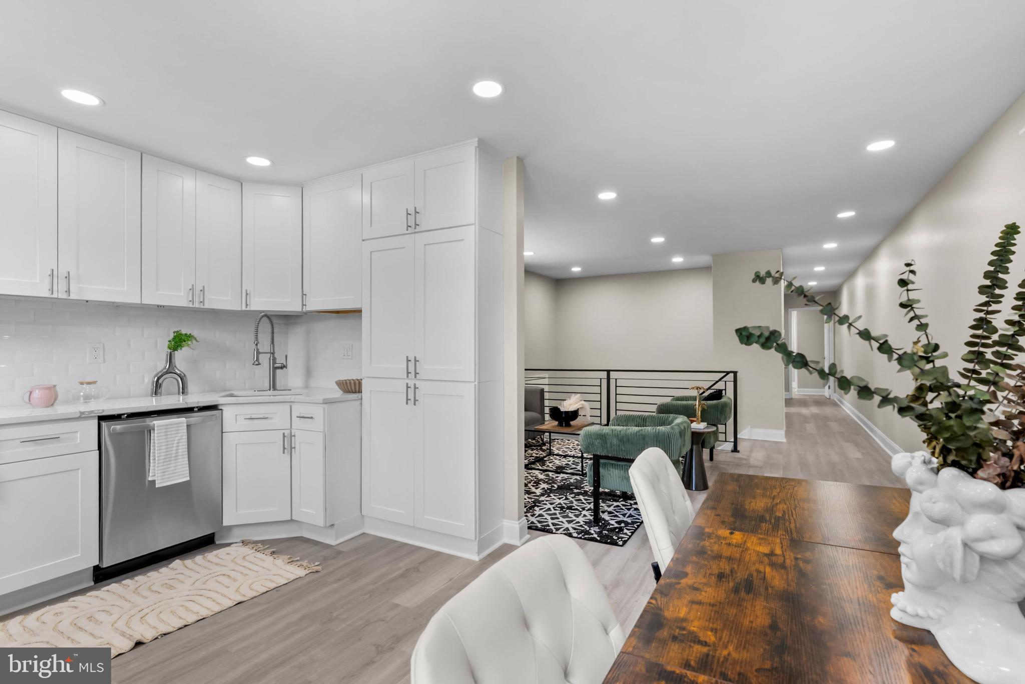 246 E Springfield Ave