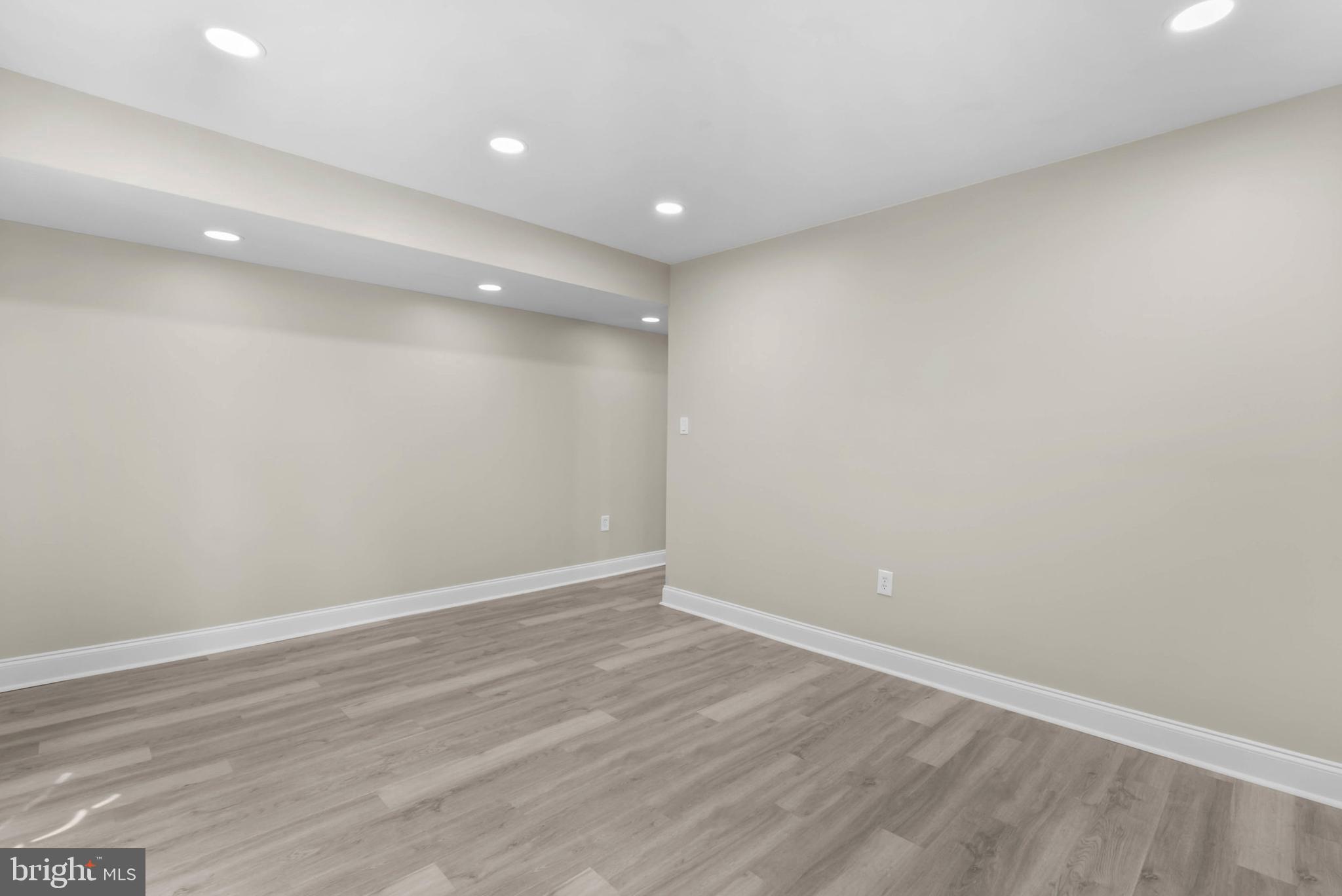 246 E Springfield Ave