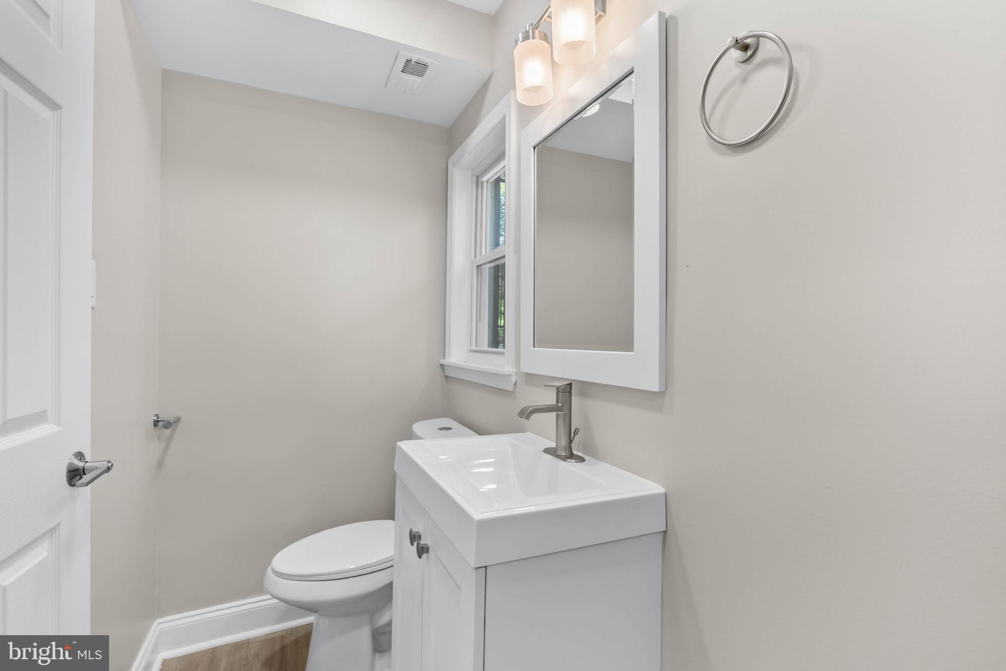 246 E Springfield Ave