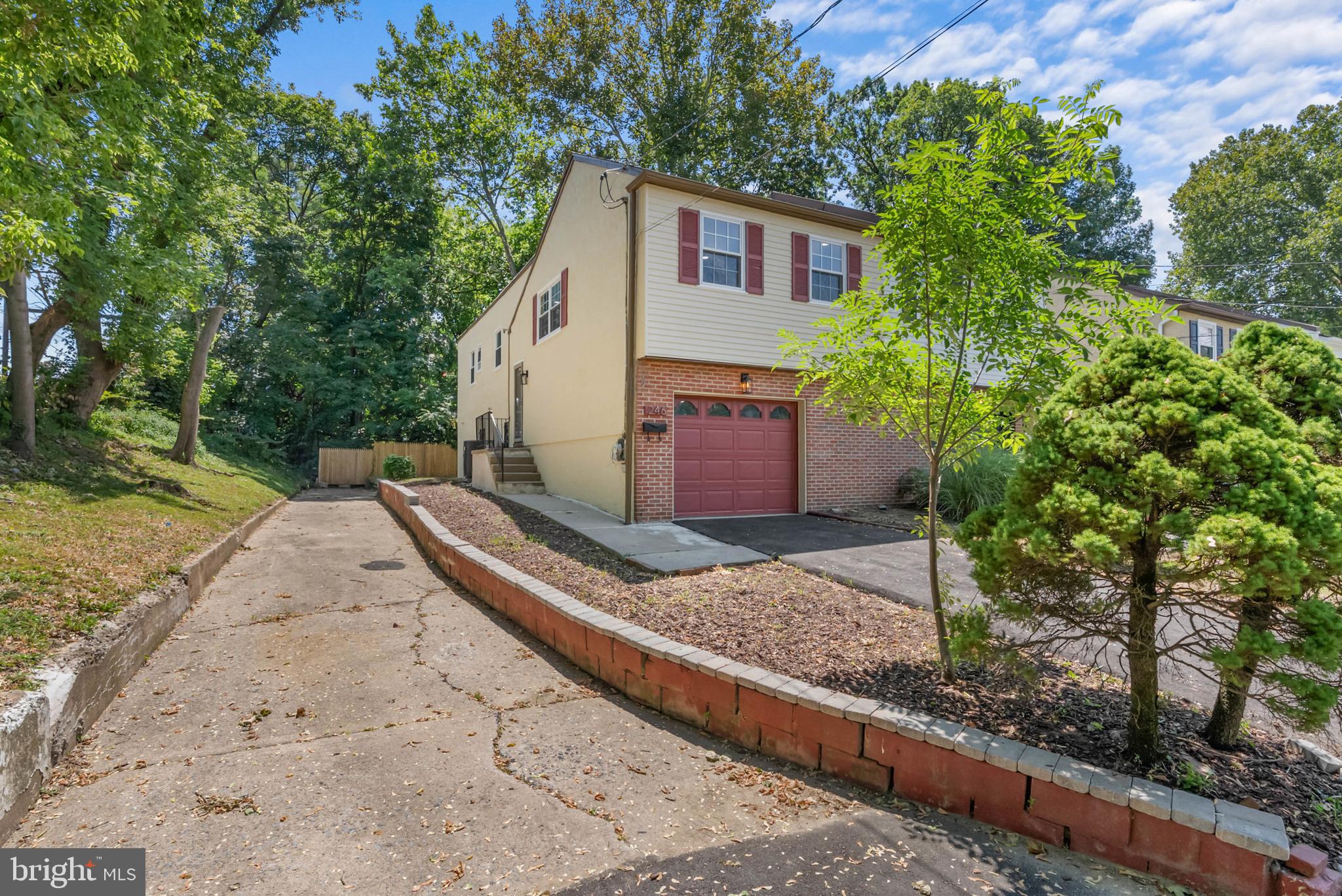 246 E Springfield Ave