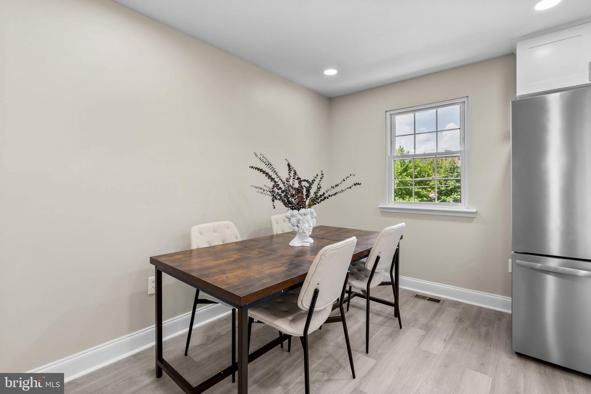 246 E Springfield Ave