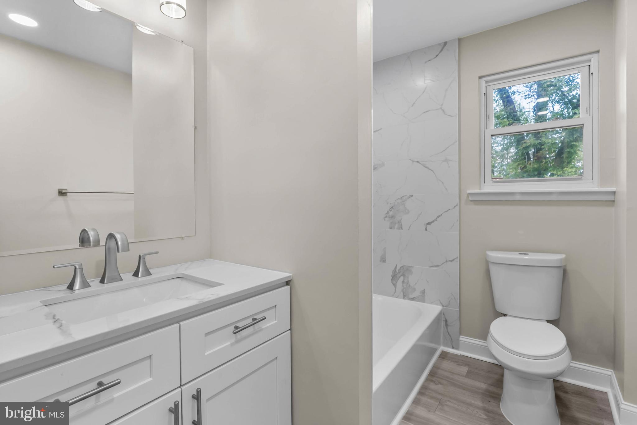 246 E Springfield Ave