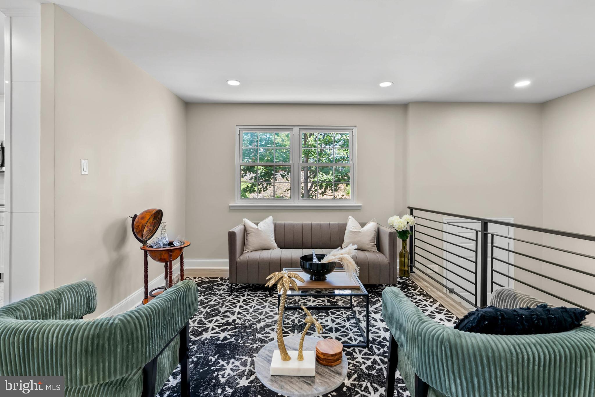 246 E Springfield Ave