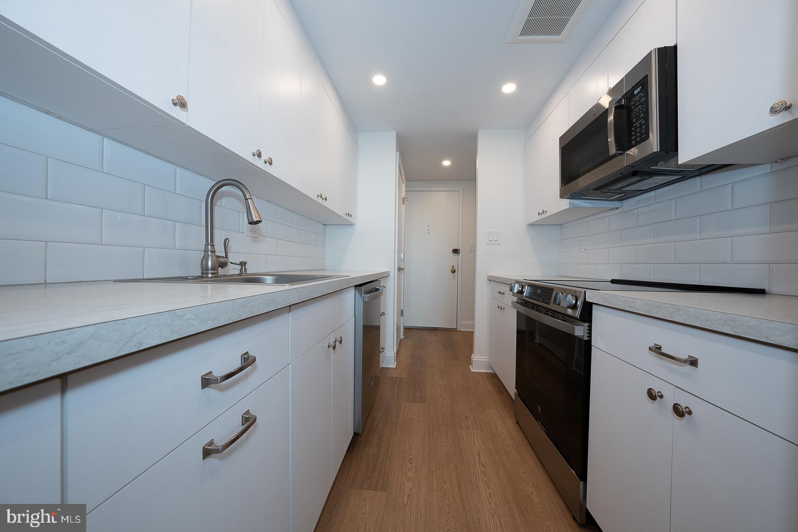 1919 Chestnut St #2508