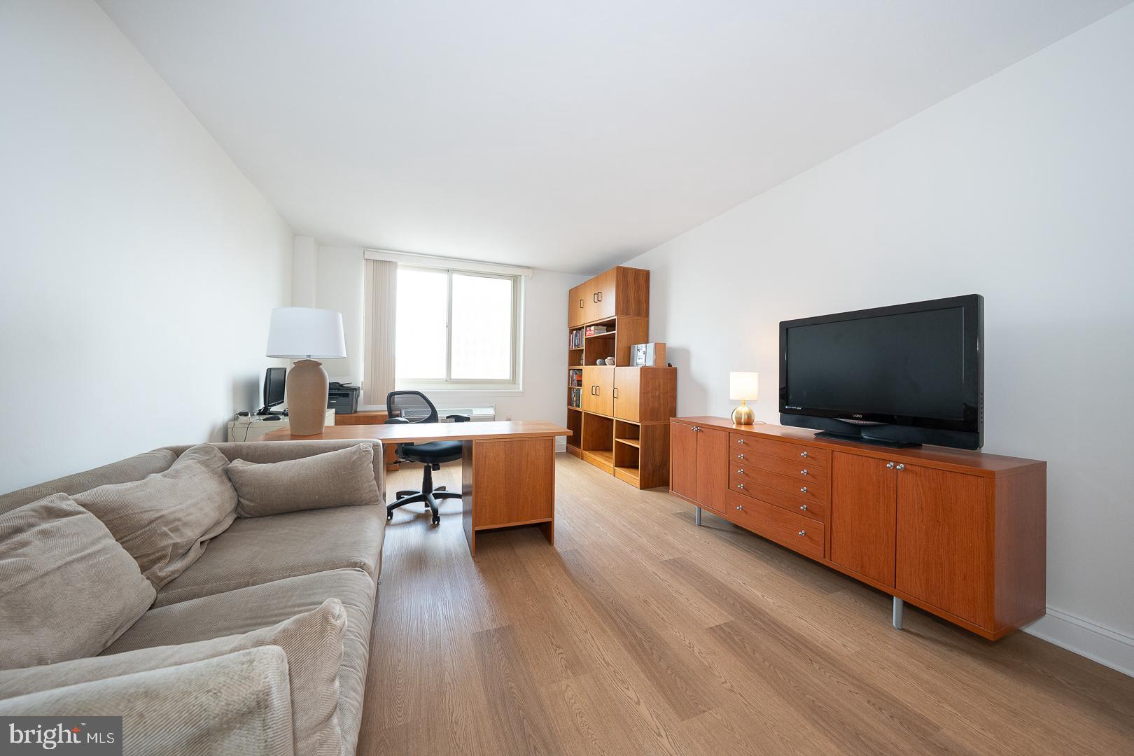 1919 Chestnut St #2508