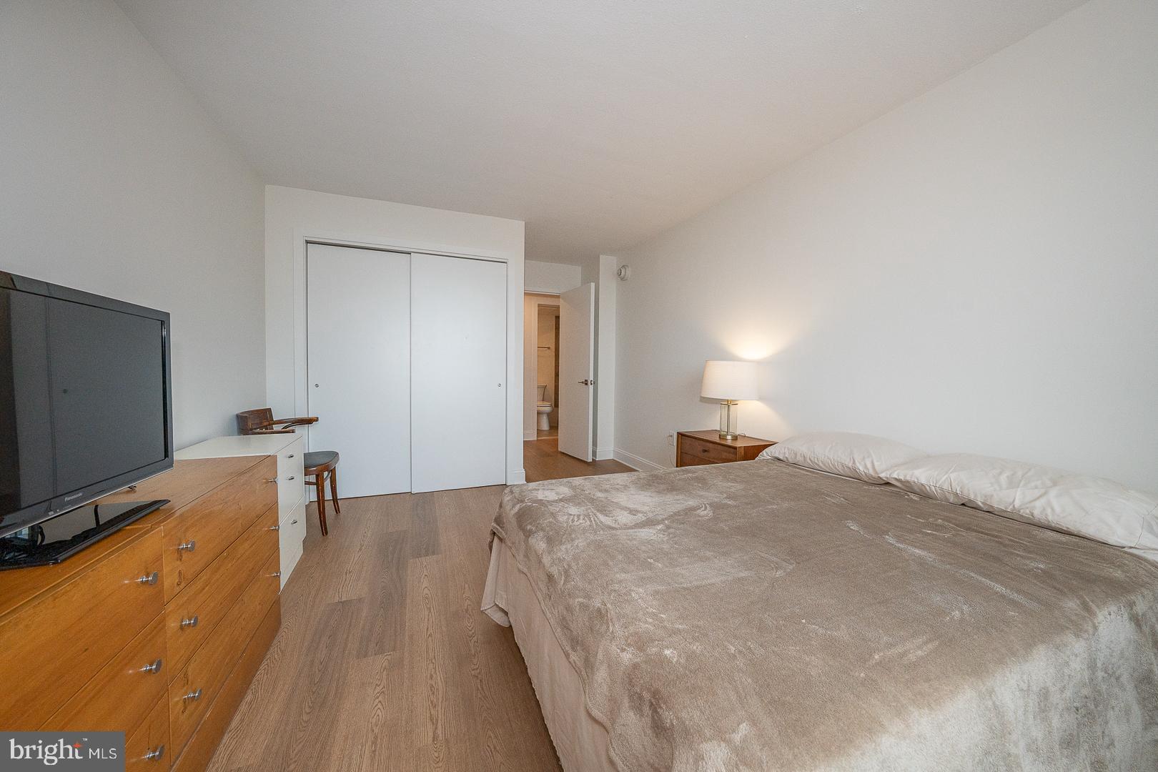 1919 Chestnut St #2508