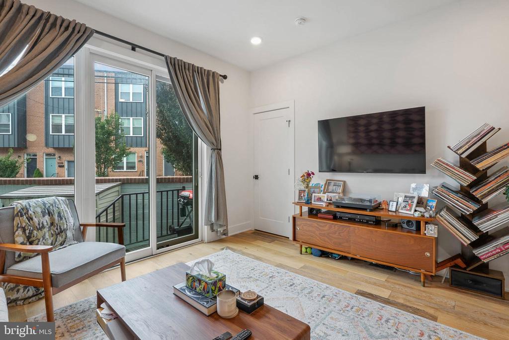 2509 GRAYS FERRY AVENUE 1