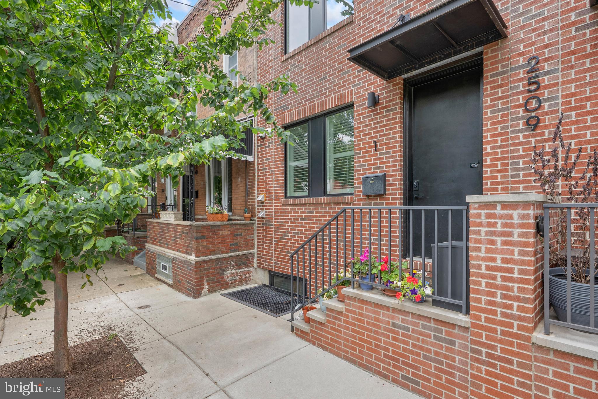 2509 GRAYS FERRY AVENUE 1