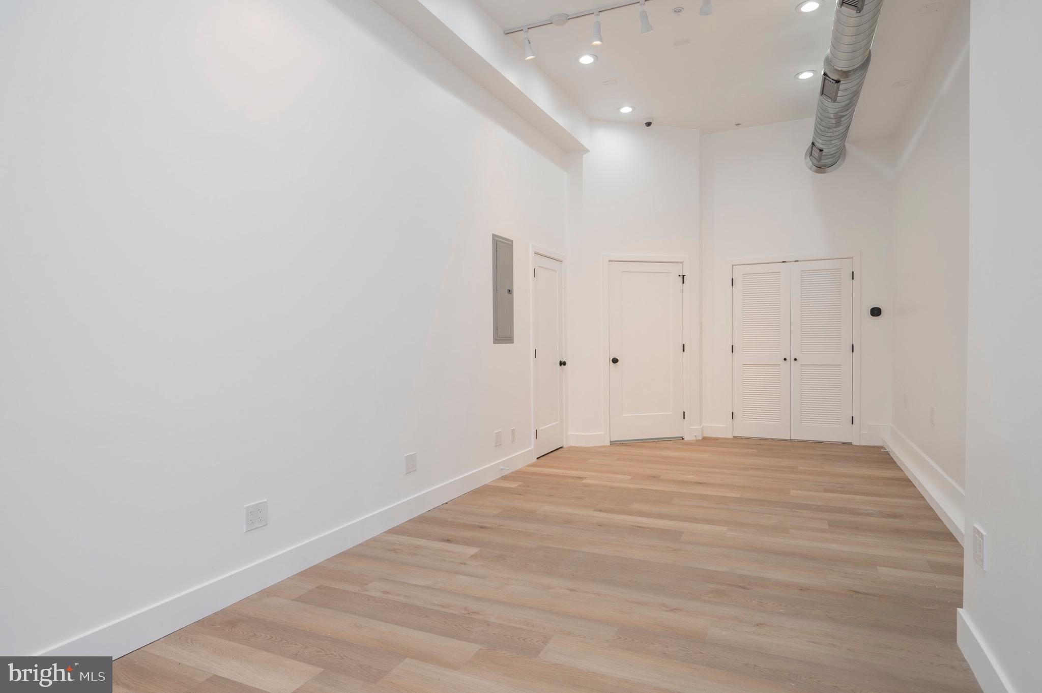 4432 LANCASTER AVENUE 0