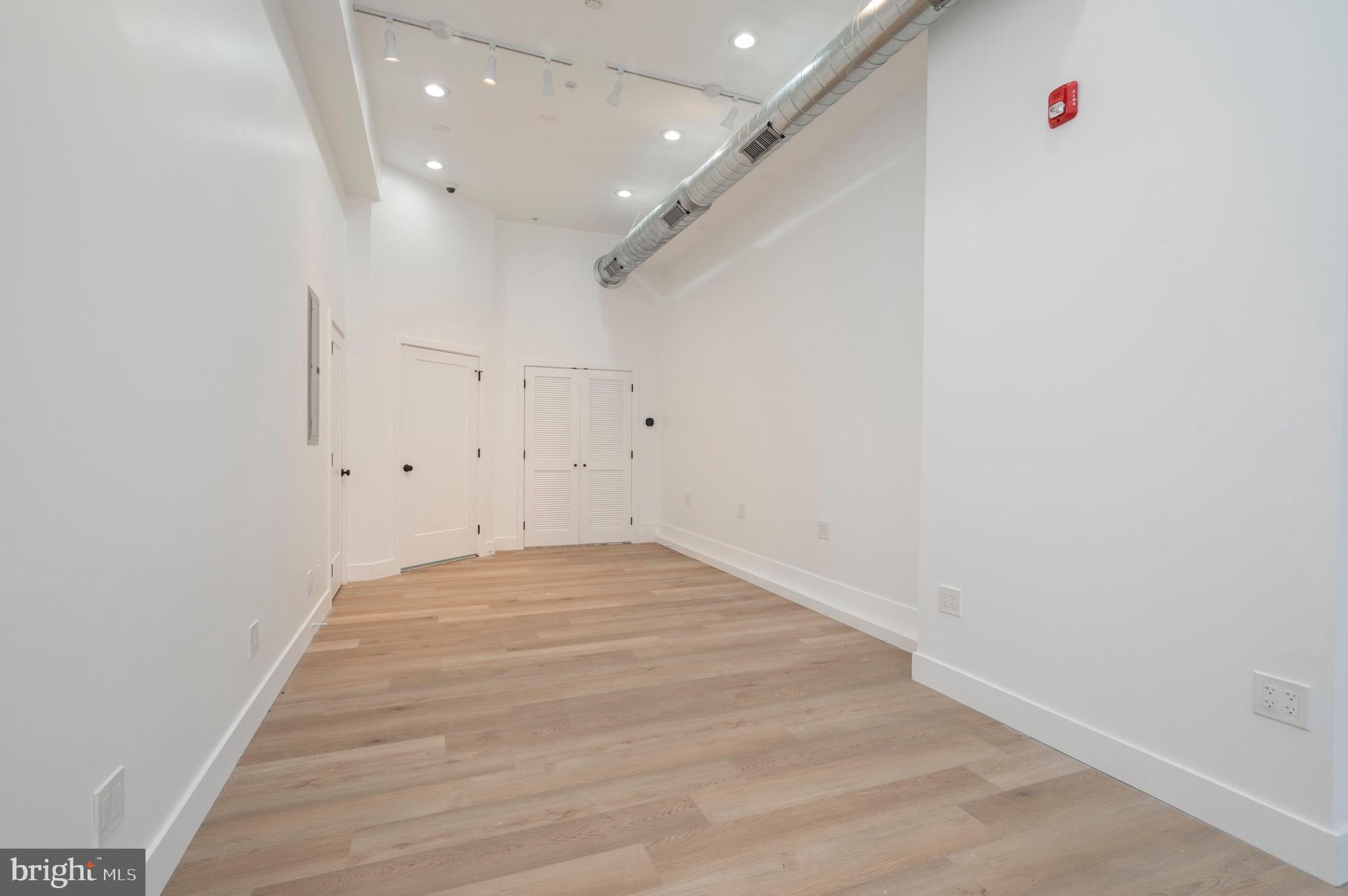 4432 LANCASTER AVENUE 0