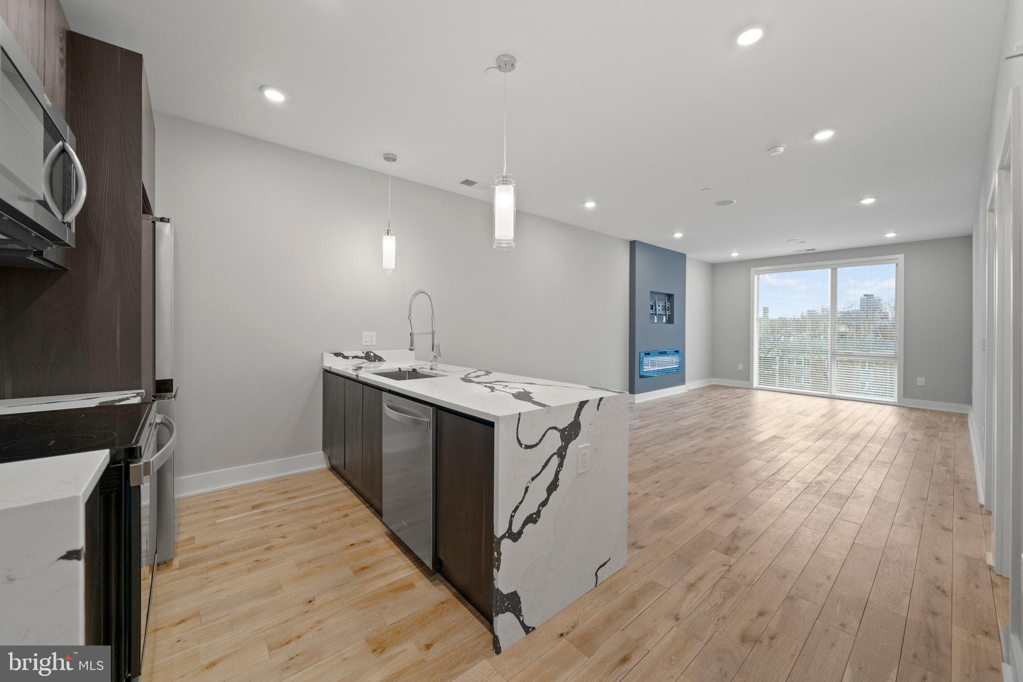 1000 W GIRARD AVENUE