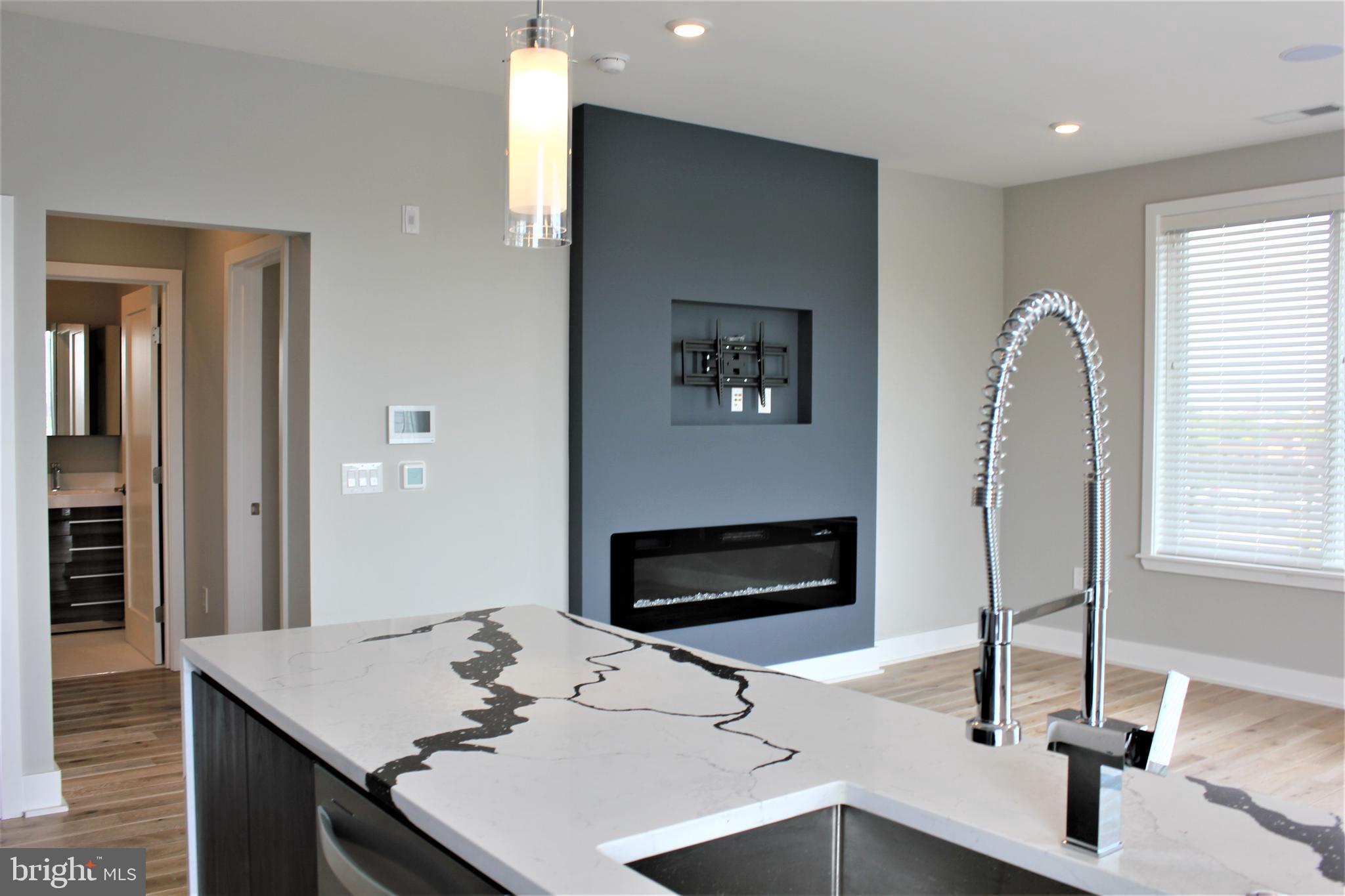 1000 W GIRARD AVENUE