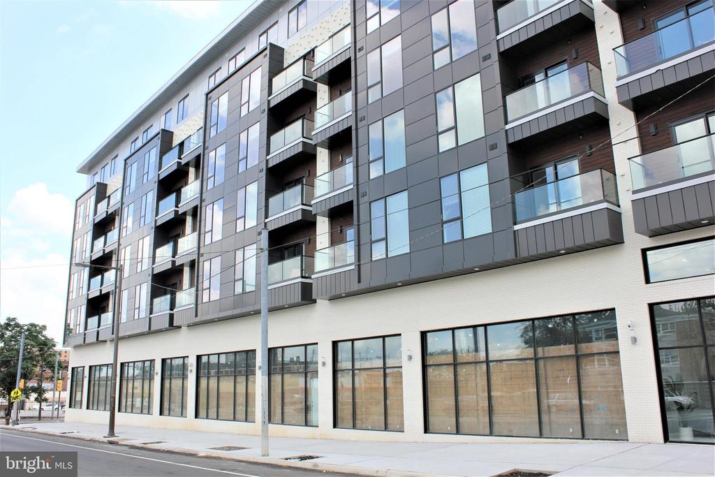1000 W GIRARD AVENUE
