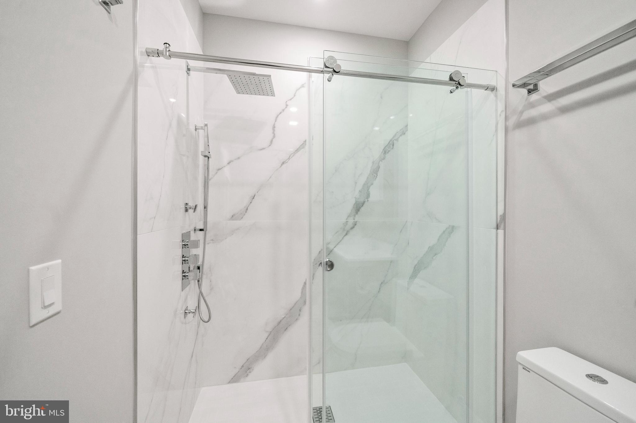 1000 W GIRARD AVENUE