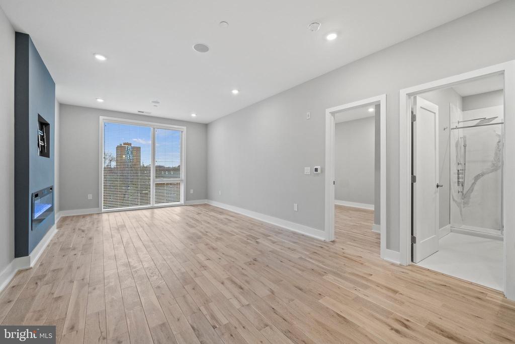 1000 W GIRARD AVENUE
